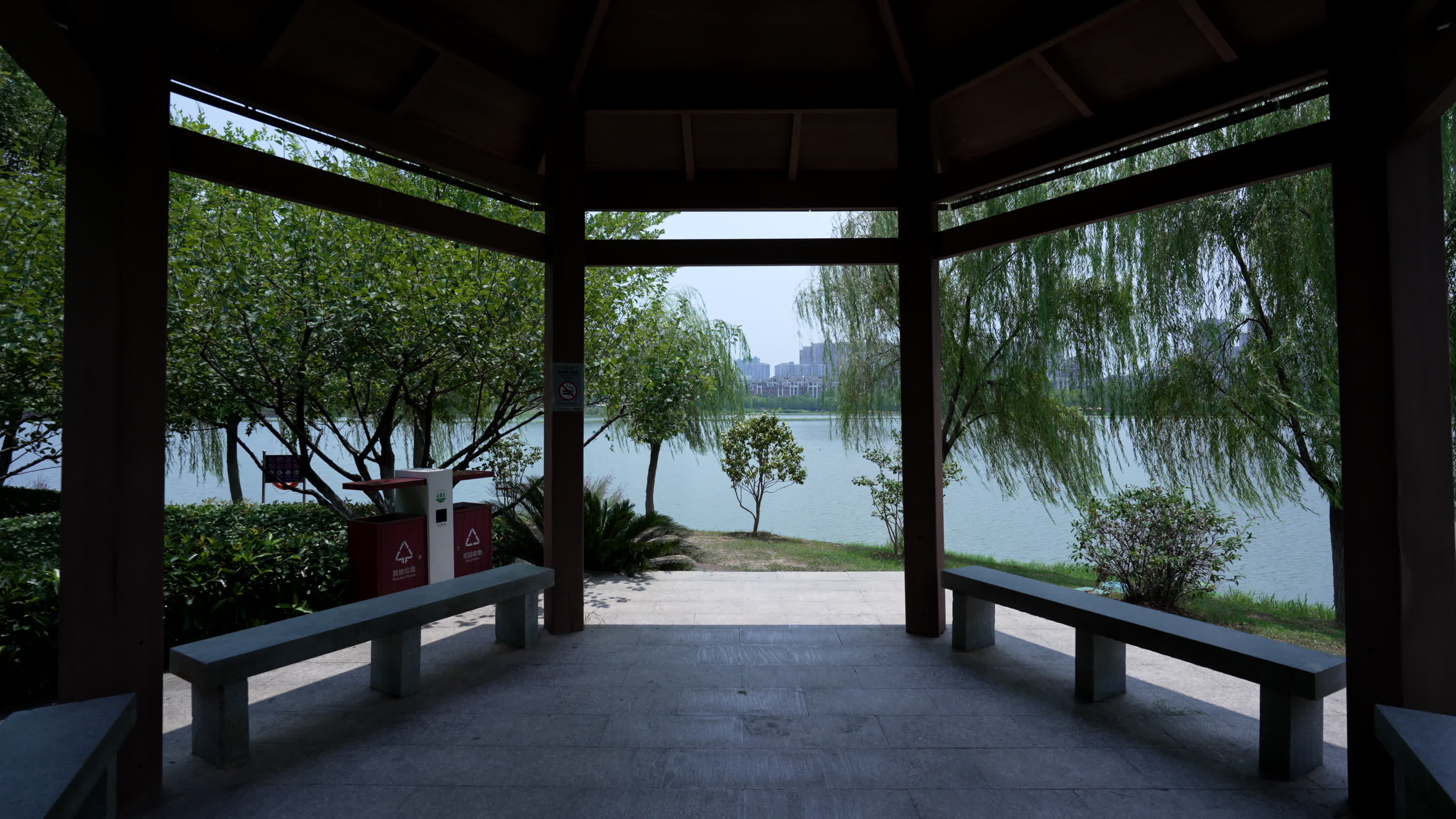 武汉市南湖幸福湾公园风景视频的预览图