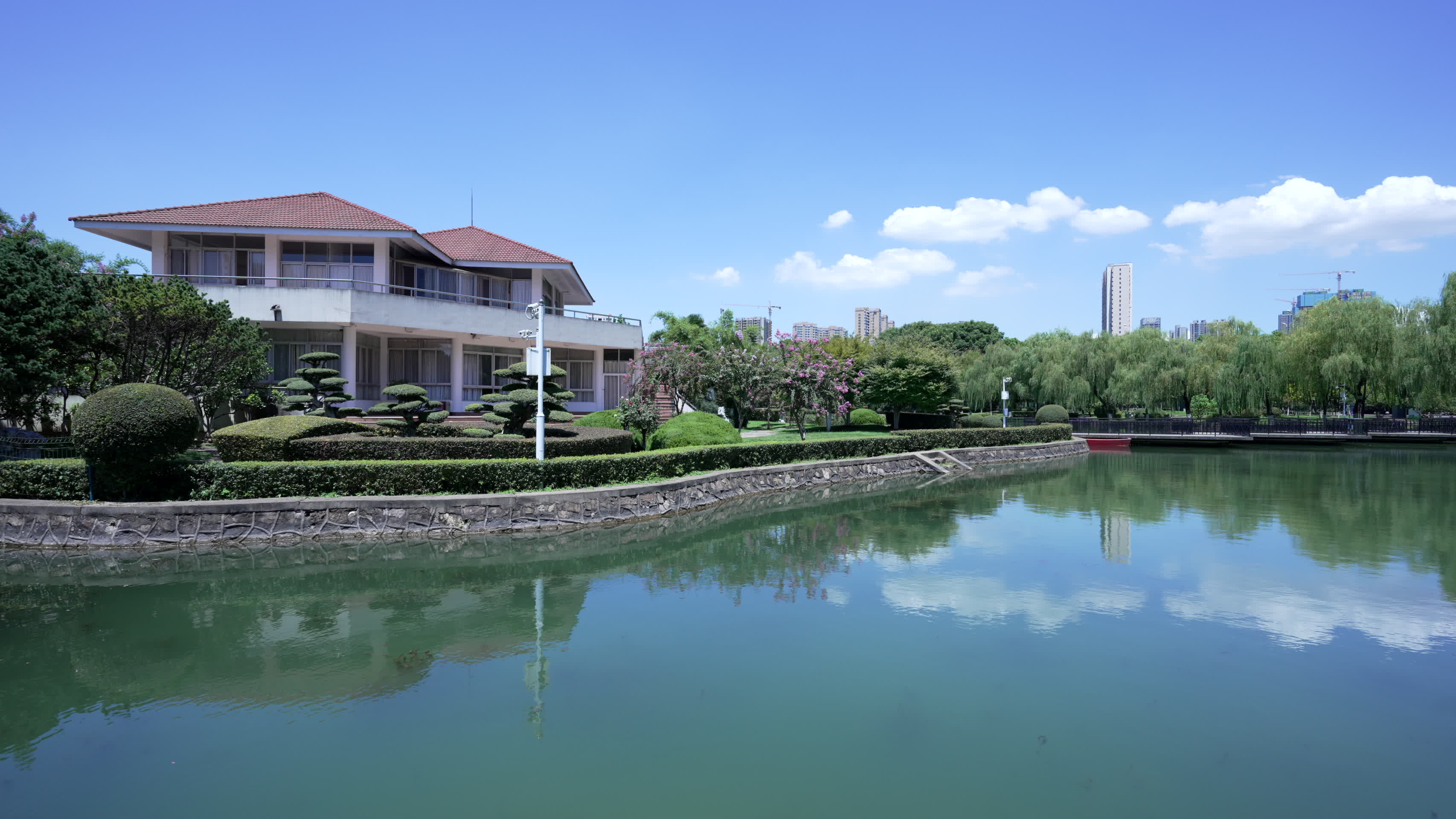 武汉武昌区四美塘公园风景视频的预览图