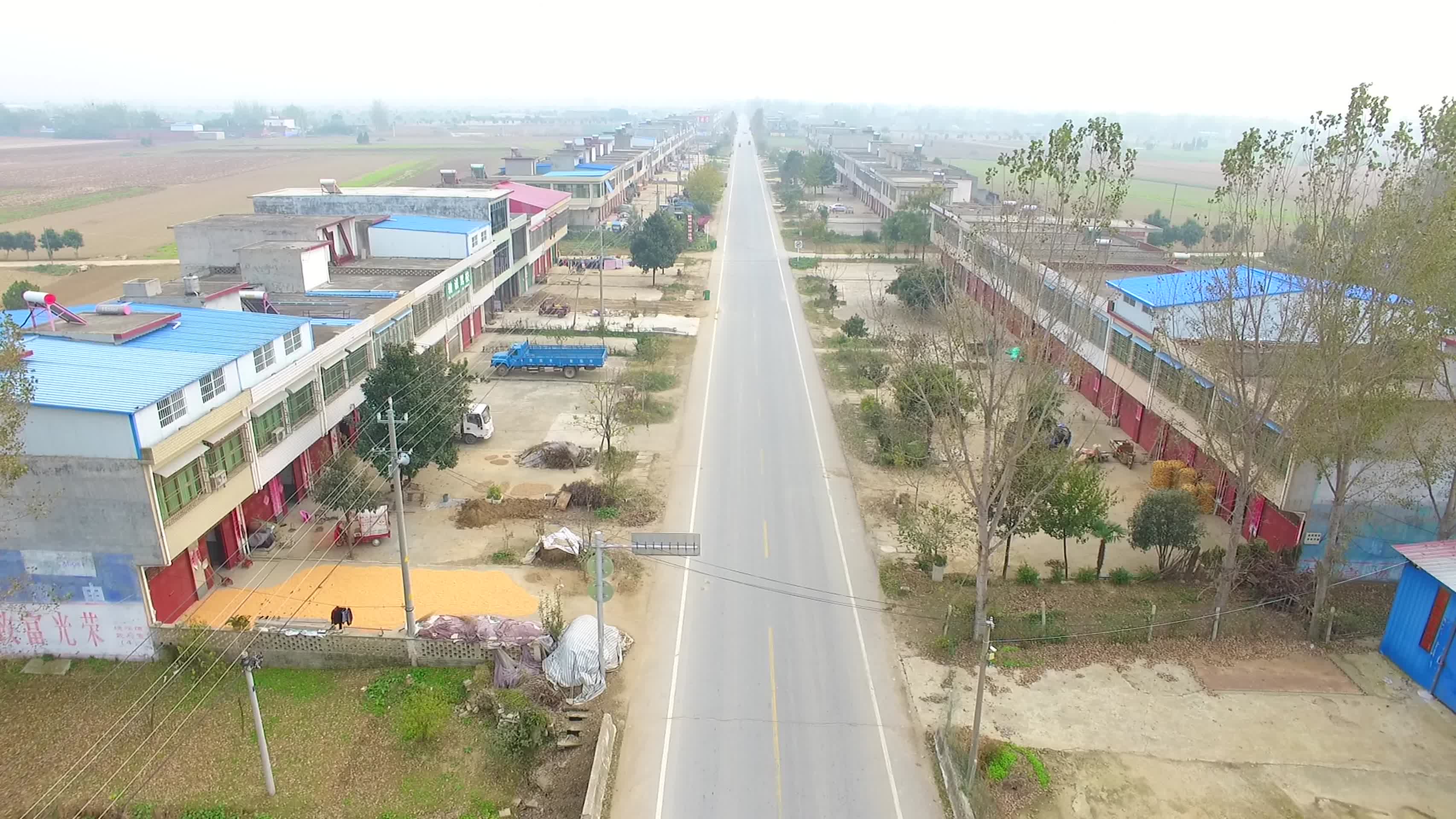 航拍河南农村发展视频的预览图