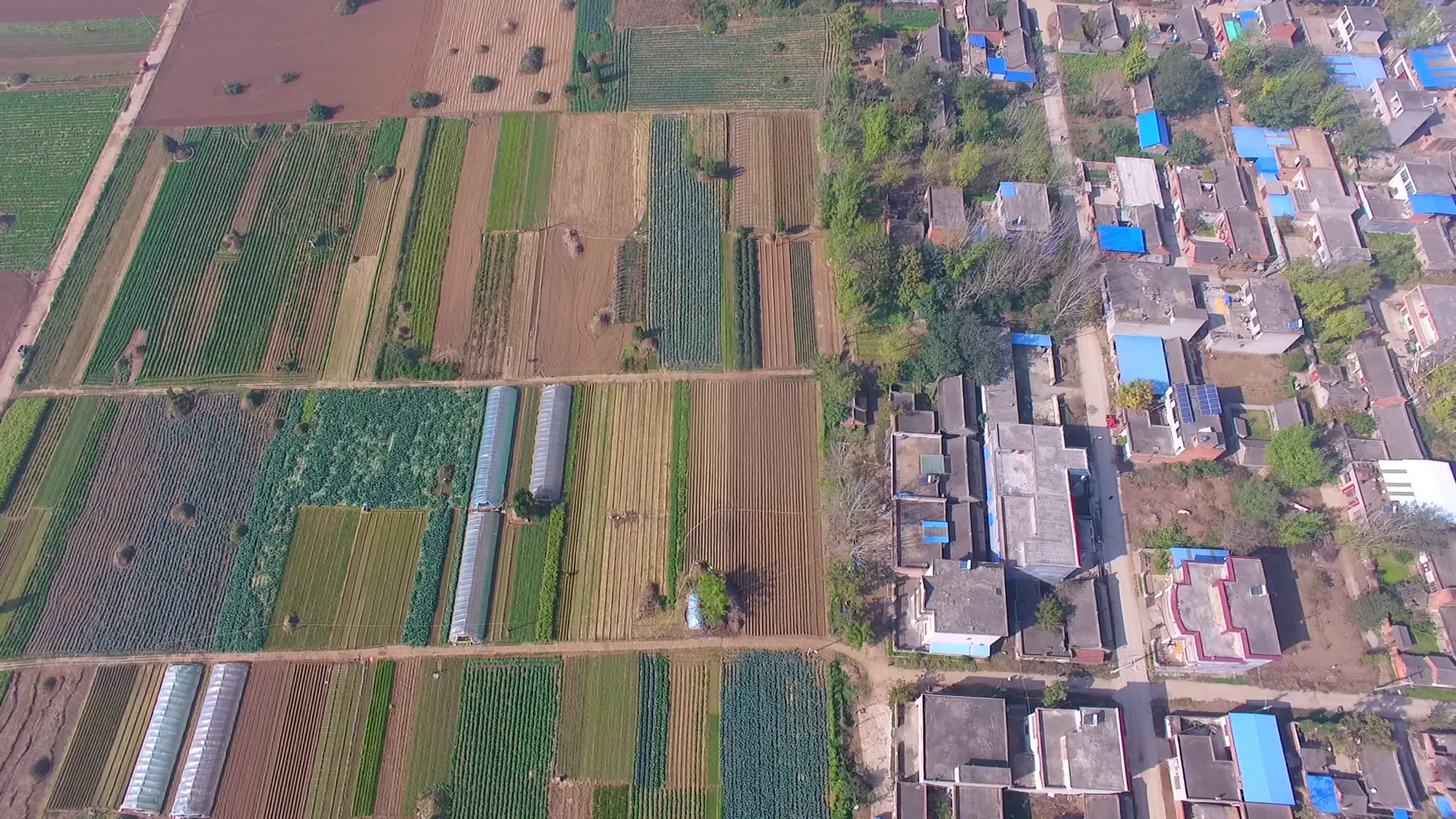 航拍河南农村建设视频的预览图