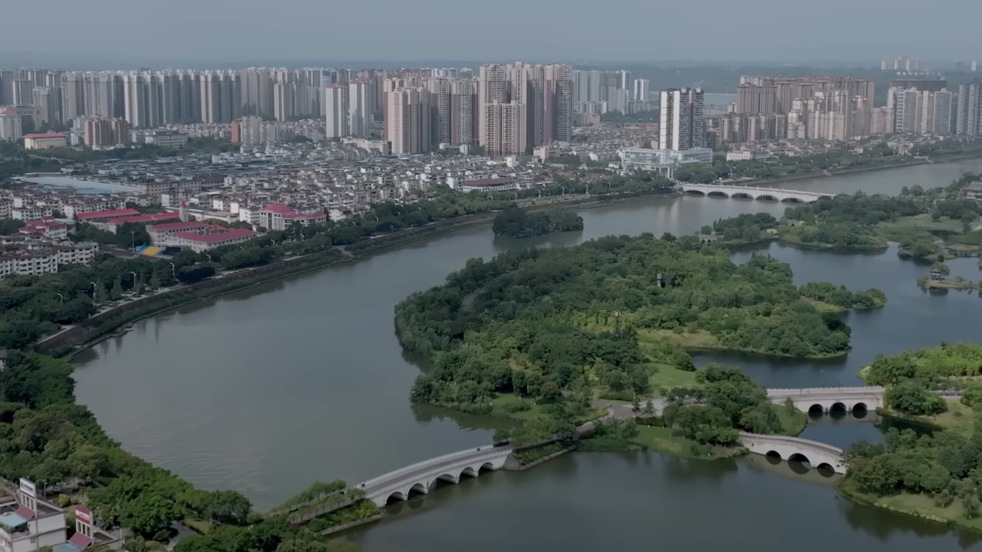 高清航拍四川眉山城市建筑视频的预览图