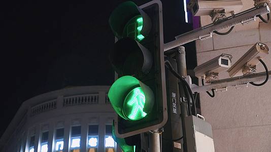 城市路口信号灯景观视频的预览图