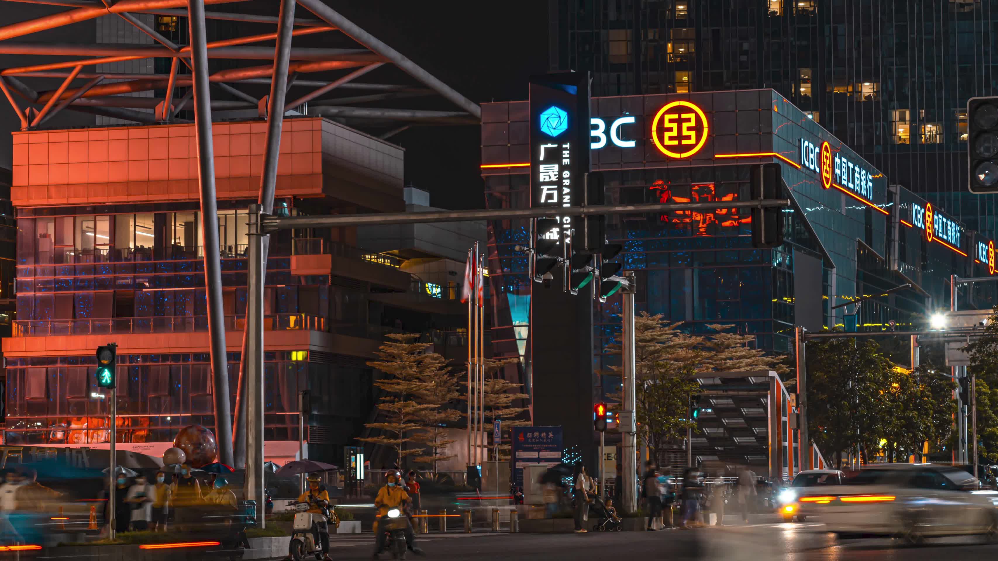 8K城市商圈广州粤海天河城街道人流车流延时视频的预览图