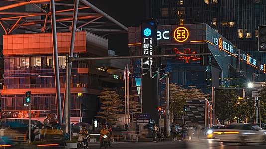 8K城市商圈广州粤海天河城街道人流车流延时视频的预览图