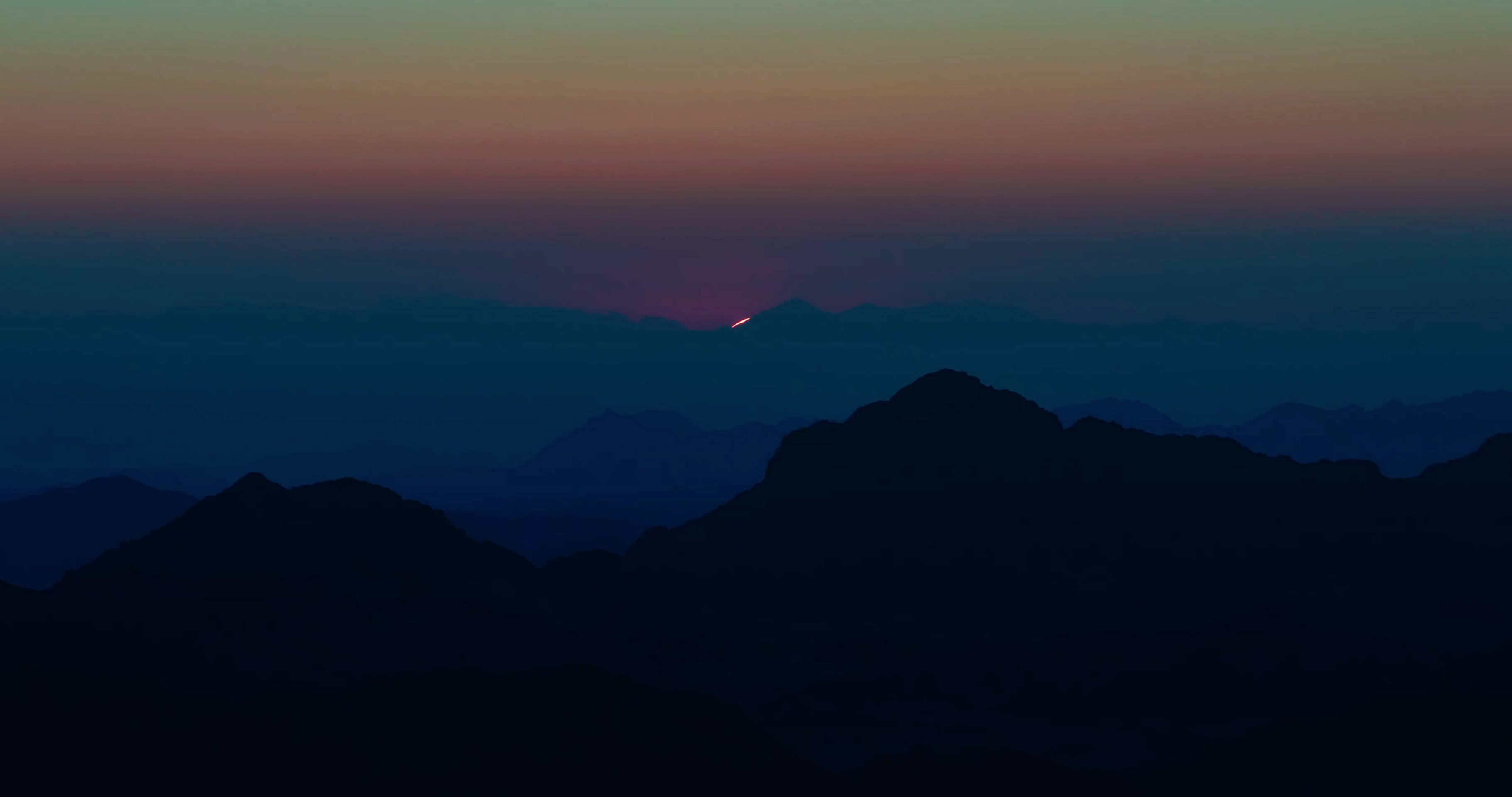 埃及西奈山的光影视频的预览图