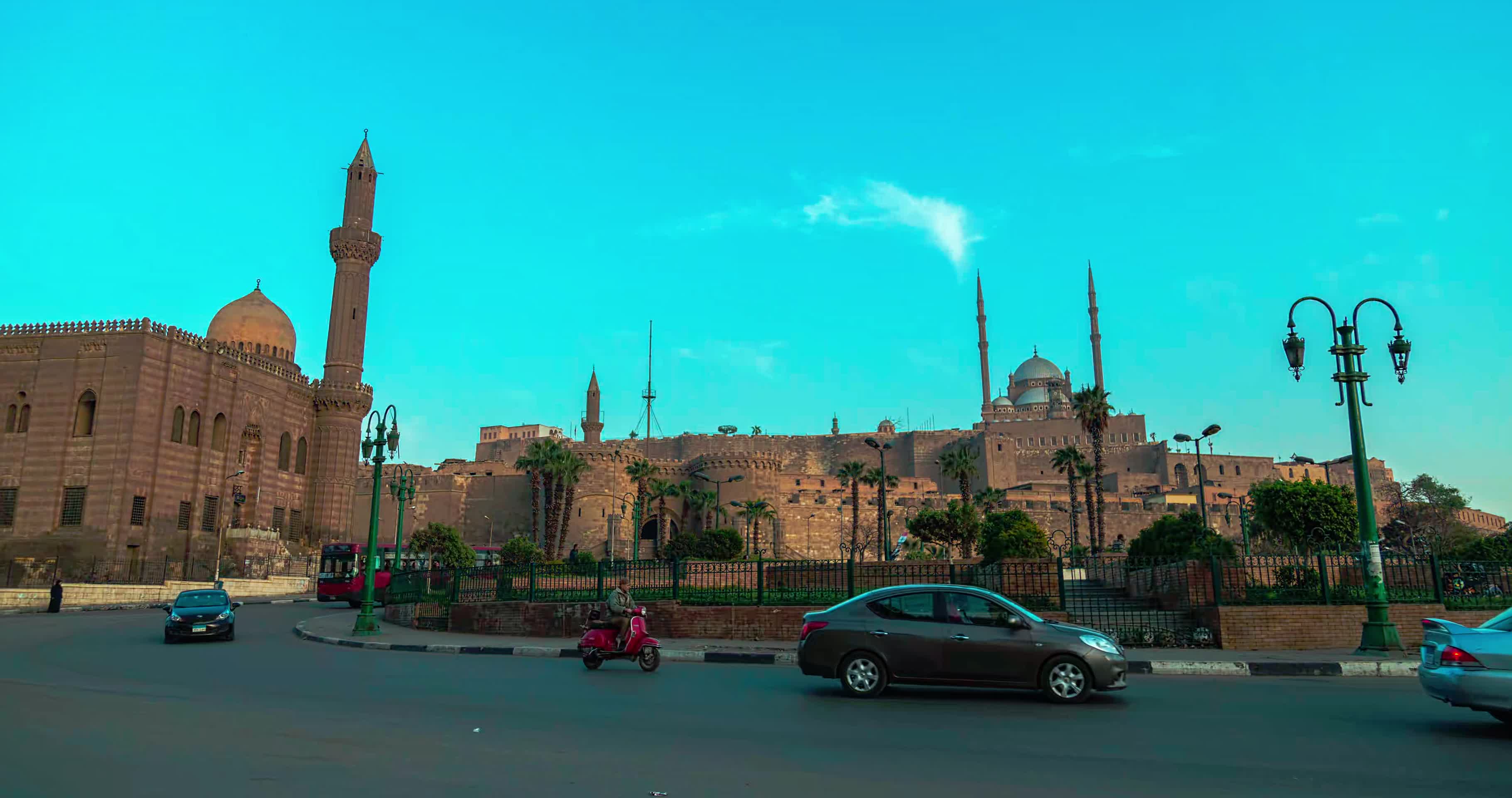 开罗市内广场车流视频的预览图