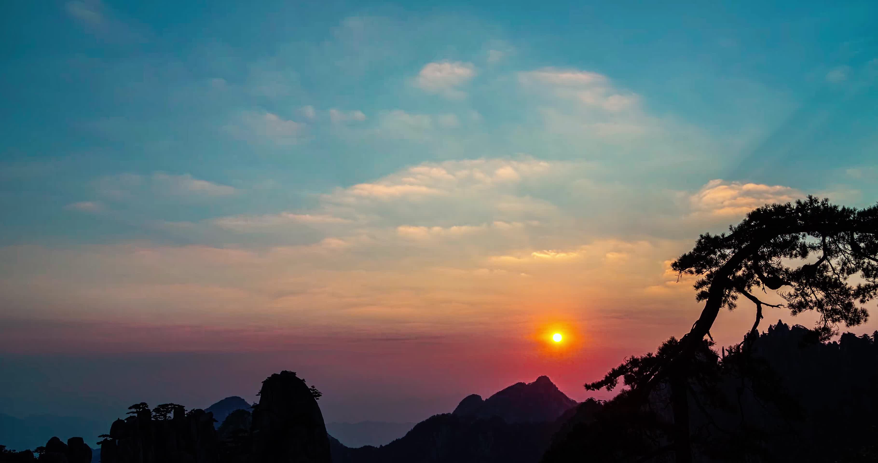 安徽黄山日出风光延时摄影视频的预览图