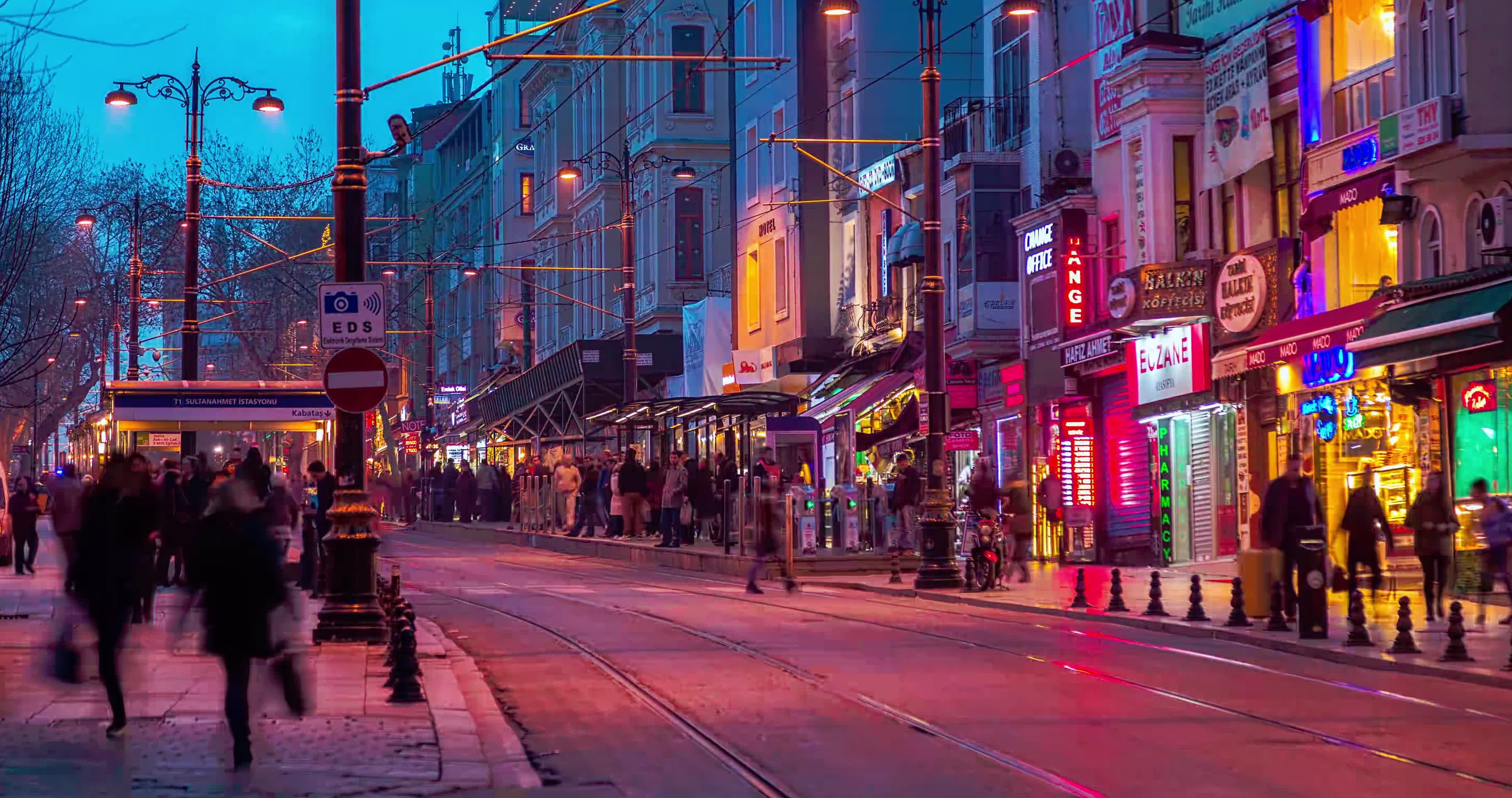 伊斯坦布尔夜景延时实拍视频的预览图