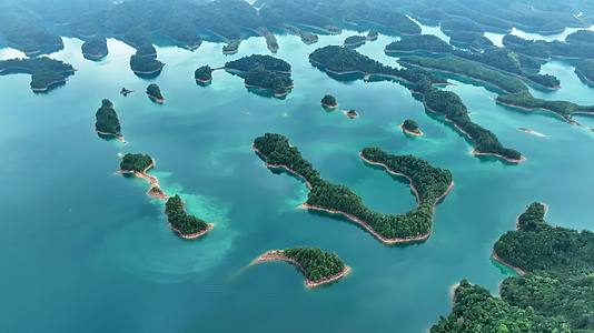杭州淳安千岛湖宣传片绿水青山云海仙境航拍视频的预览图