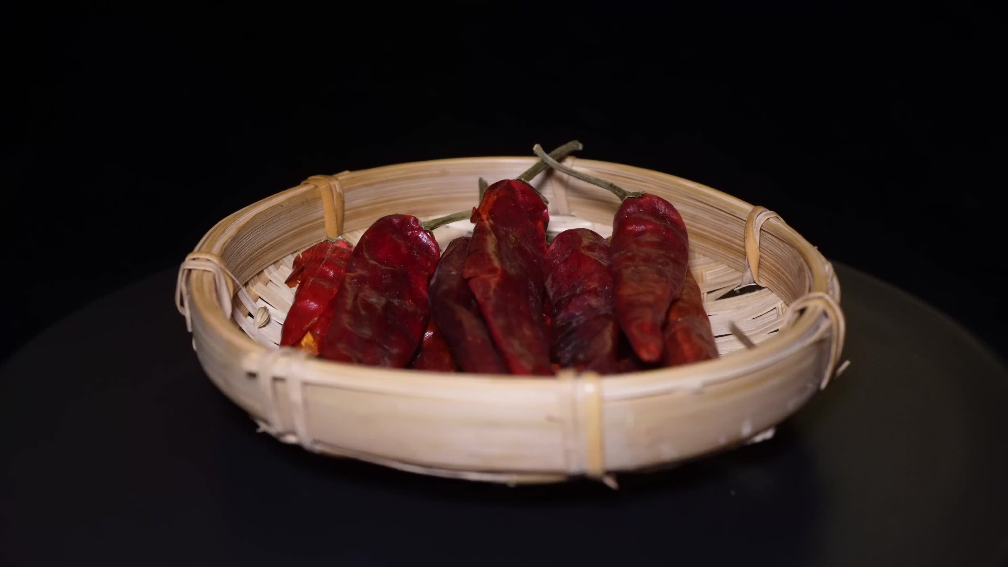 小米辣二荆条干辣椒香料调料卤肉食材调味料视频的预览图
