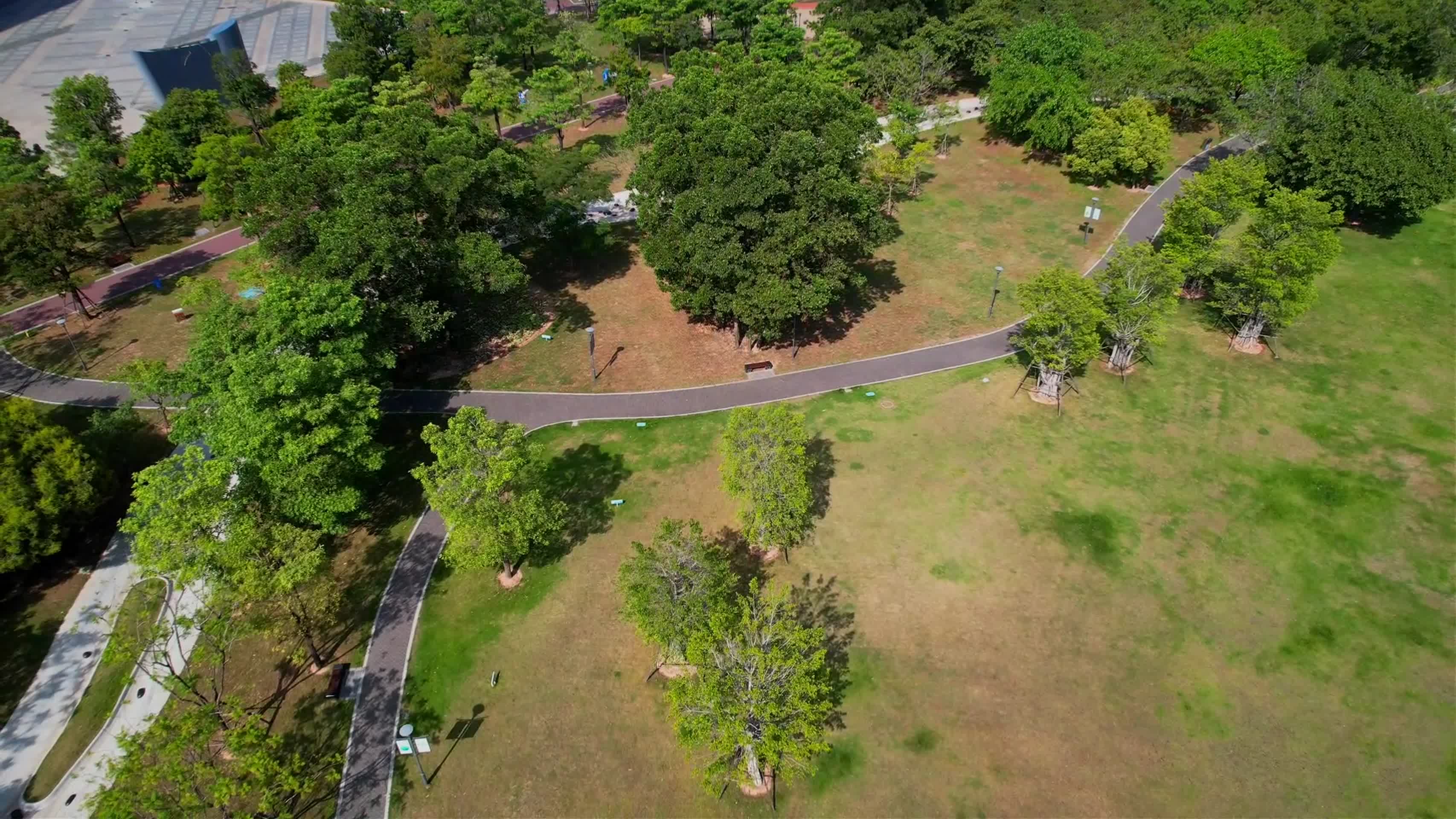 航拍厦门苏颂公园景观视频的预览图