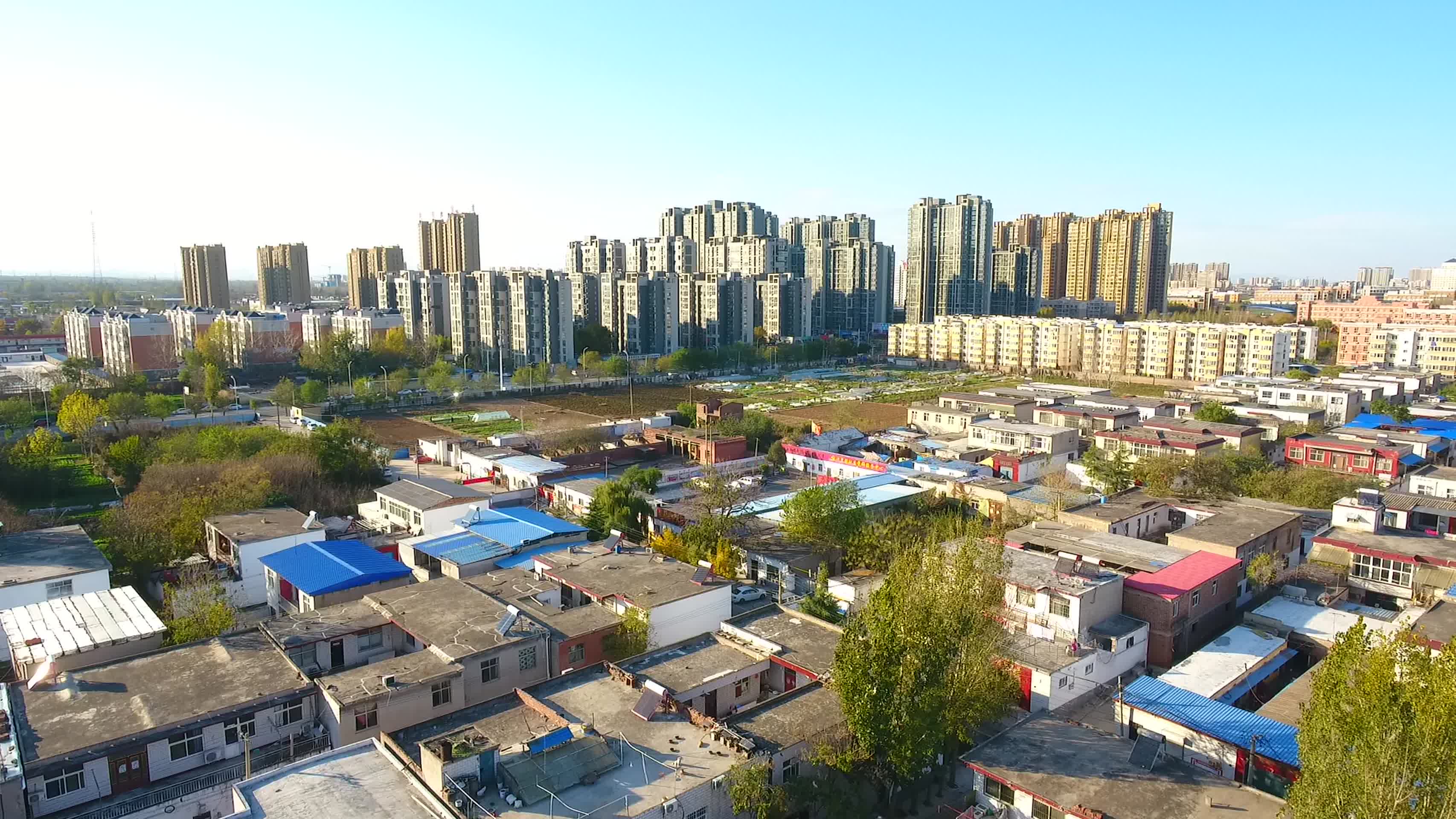 航拍河南老城区建筑视频的预览图