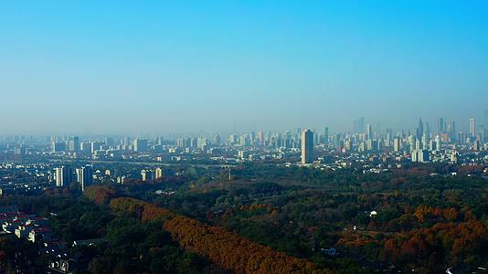 遥看秋天的南京城视频的预览图
