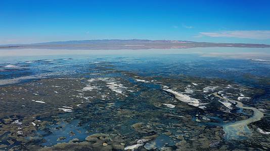 新疆哈密巴里坤湖4K航拍远景视频的预览图
