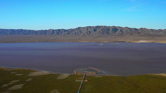 新疆哈密伊吾县盐池乡幻彩湖4K无人机航拍视频的预览图