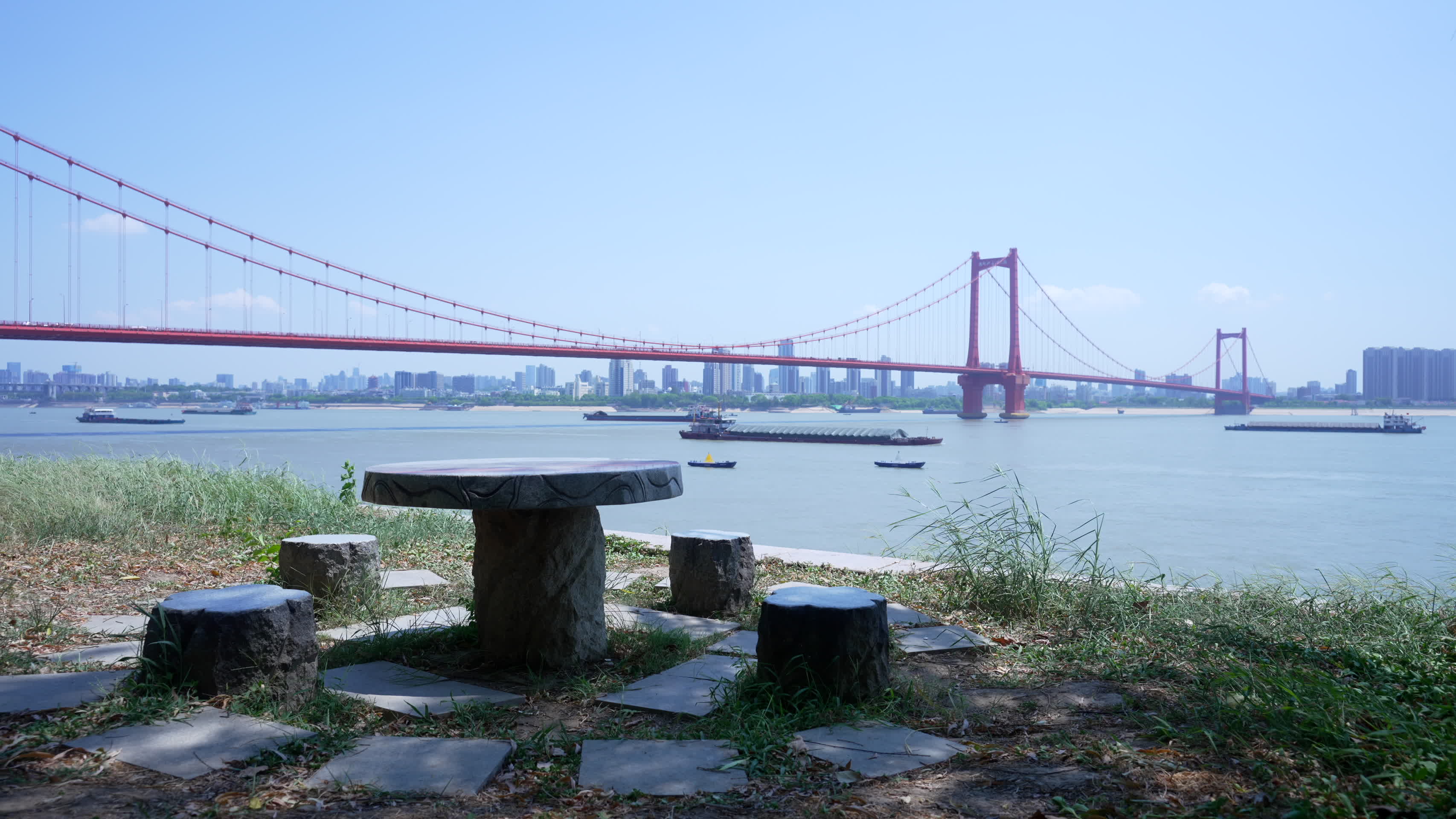 武汉汉阳江滩长江大桥风景视频的预览图
