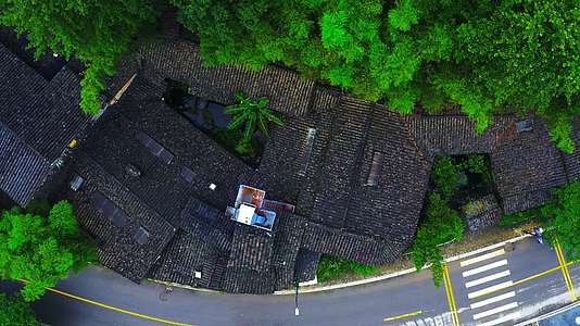 三宝陶艺村的古朴建筑视频的预览图