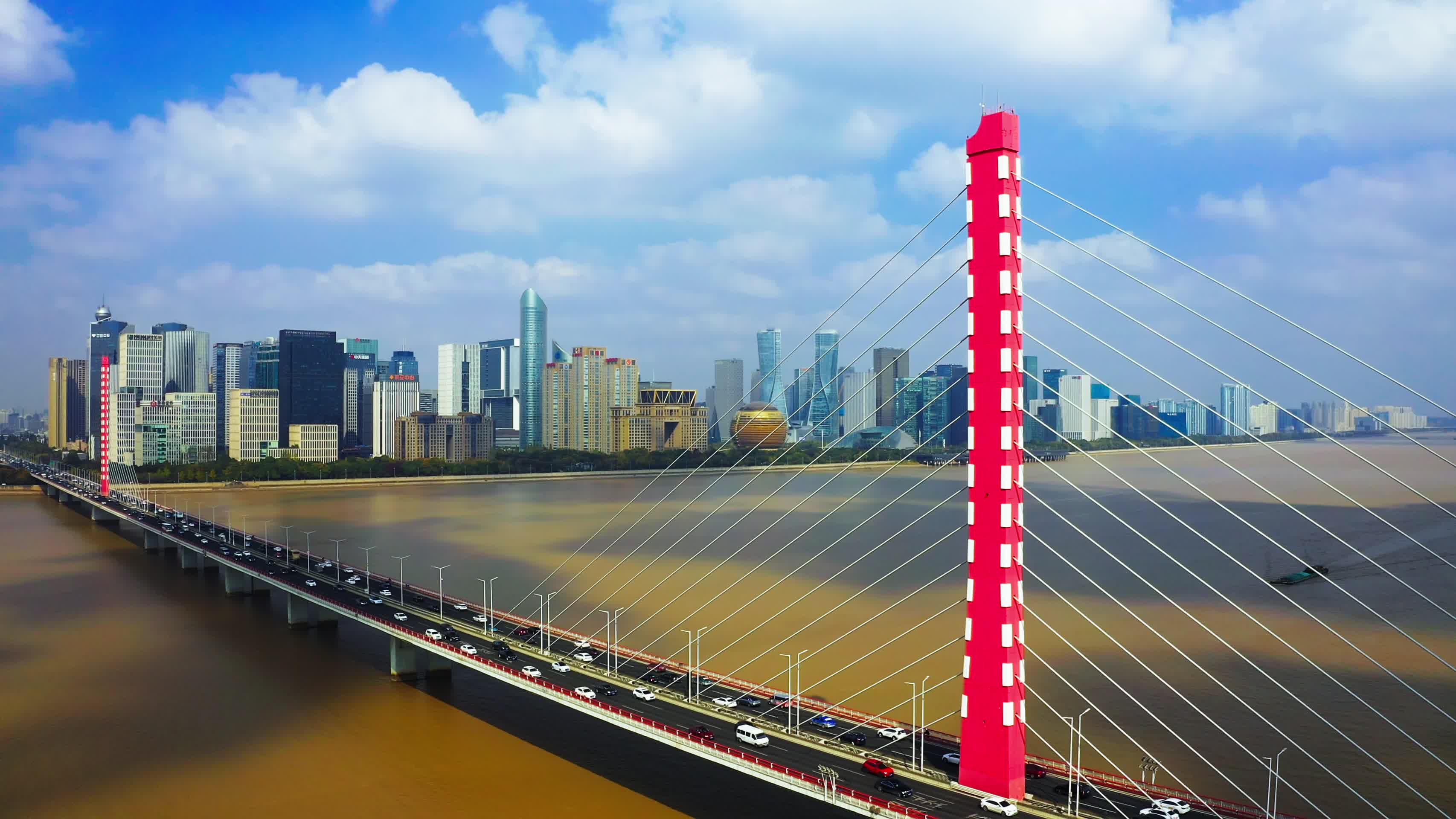 浙江杭州滨江西兴大桥4K航拍视频的预览图
