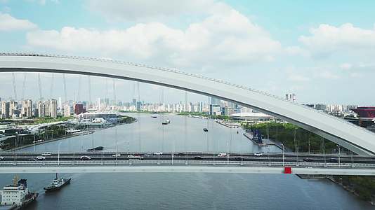 上海卢浦大桥无人机航拍4K视频的预览图