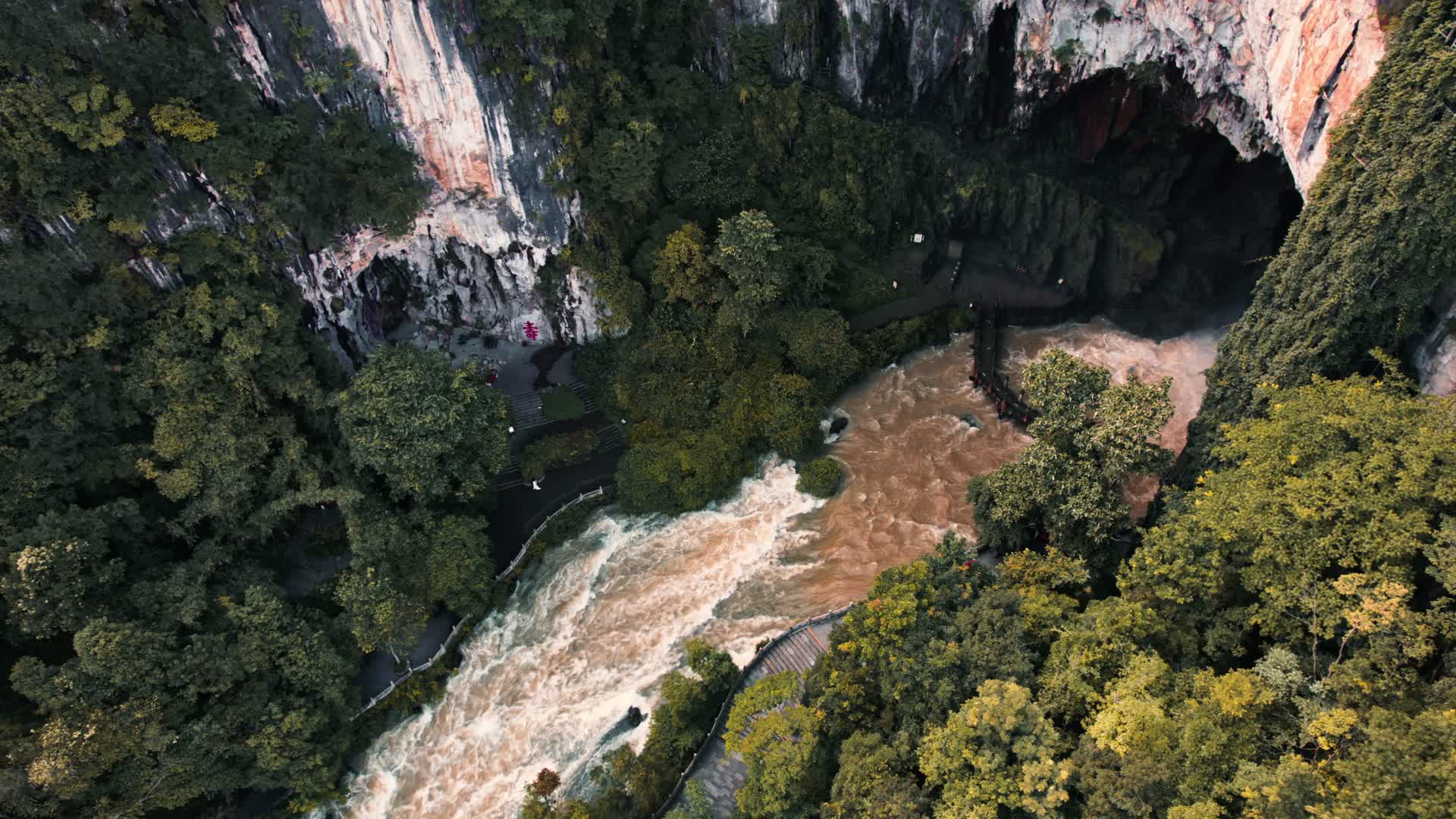 4k航拍大好河山自然风光视频的预览图