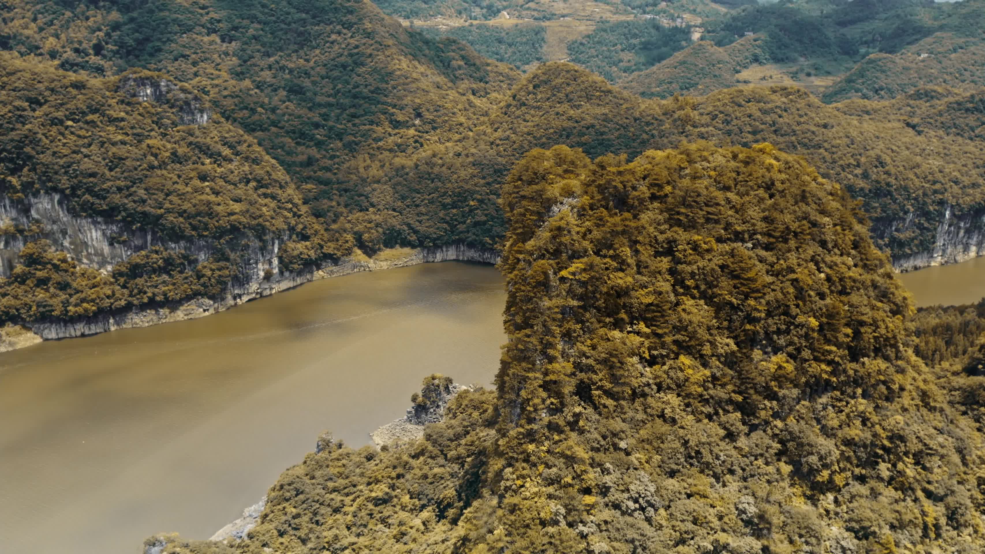4k航拍大好河山自然风光视频的预览图