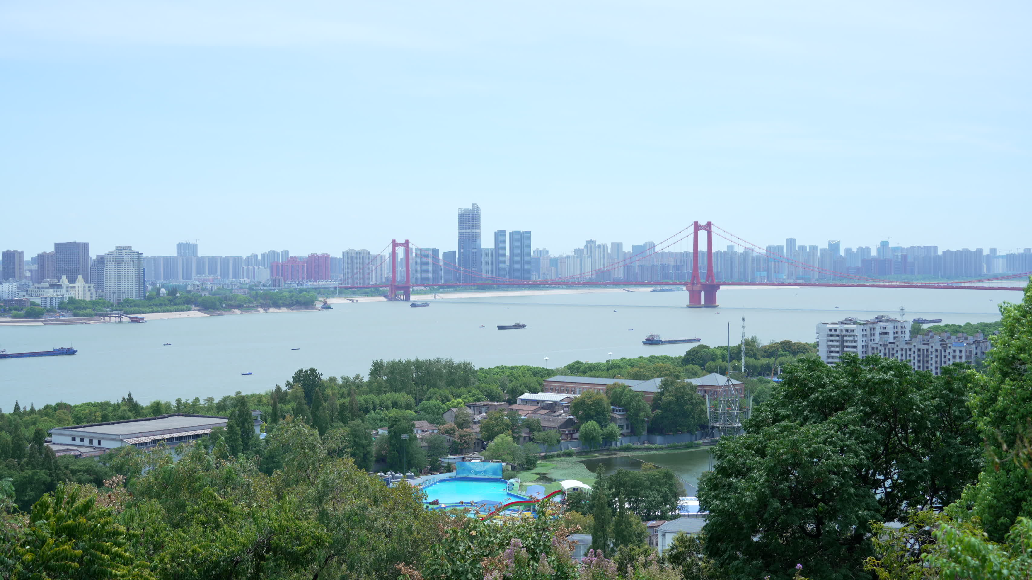 武汉汉阳区龟山风景区风景视频的预览图