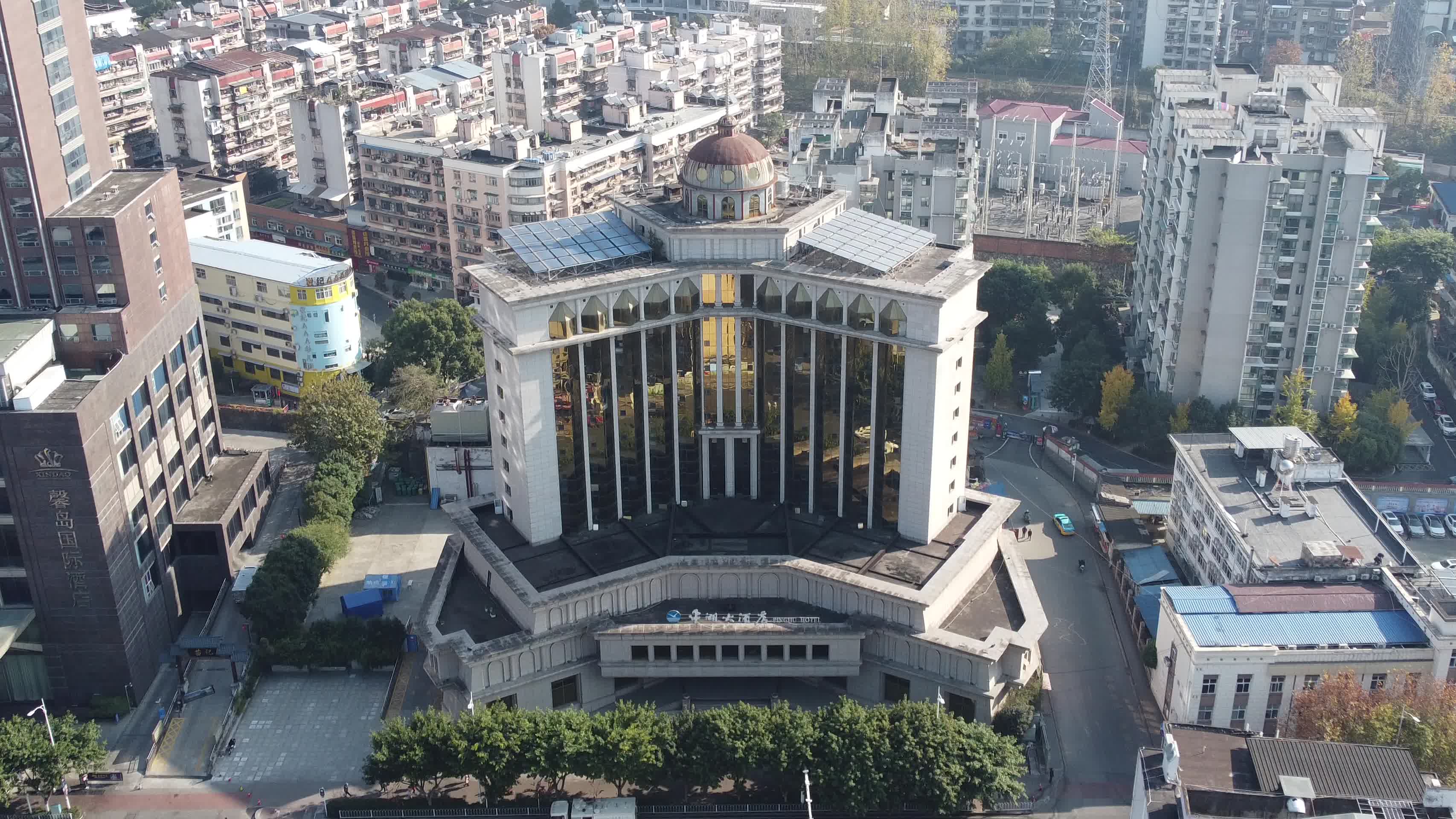 航拍宜昌城市现代化发展建筑视频的预览图