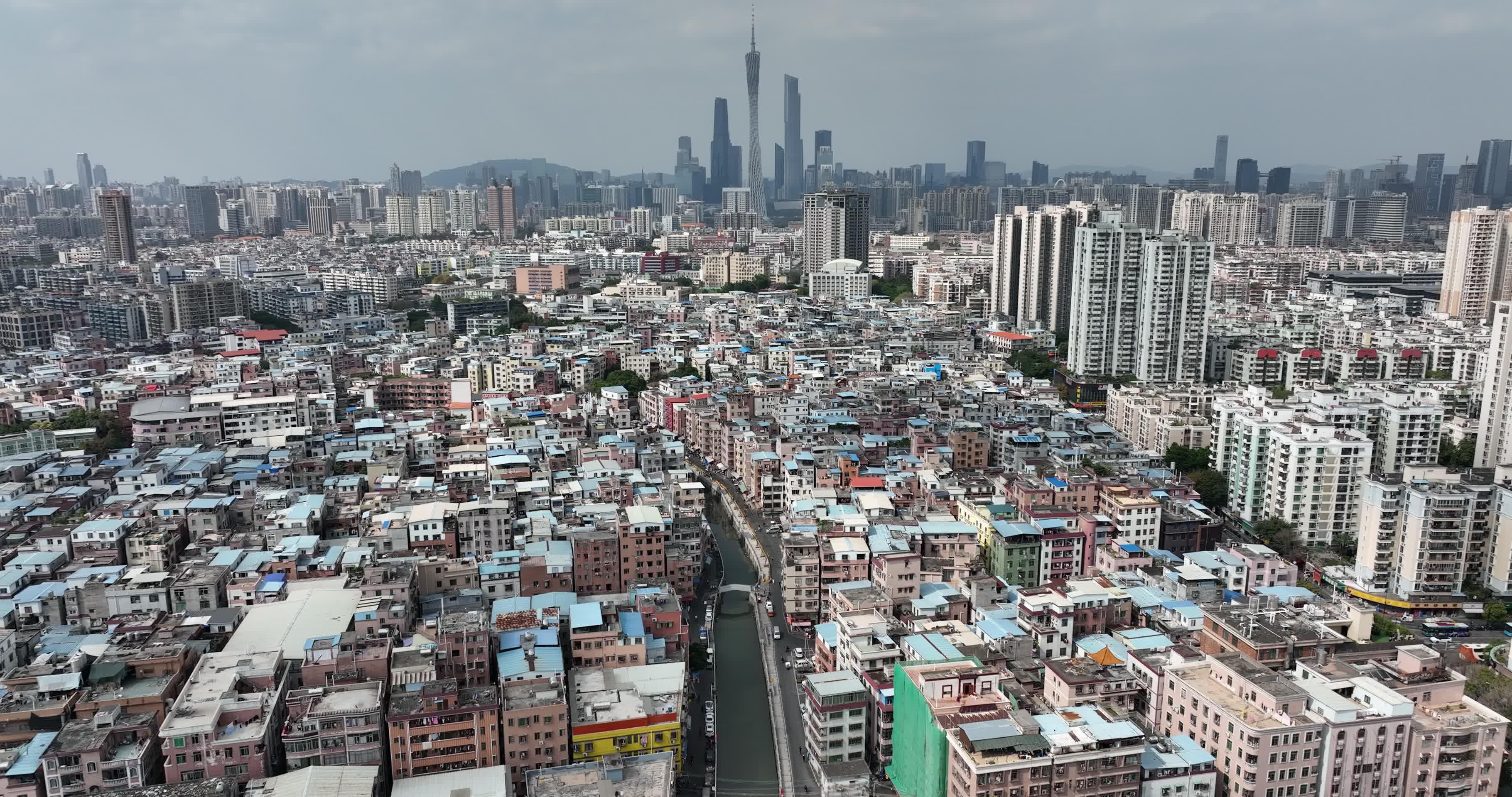 广州城中村大塘村建筑航拍视频的预览图