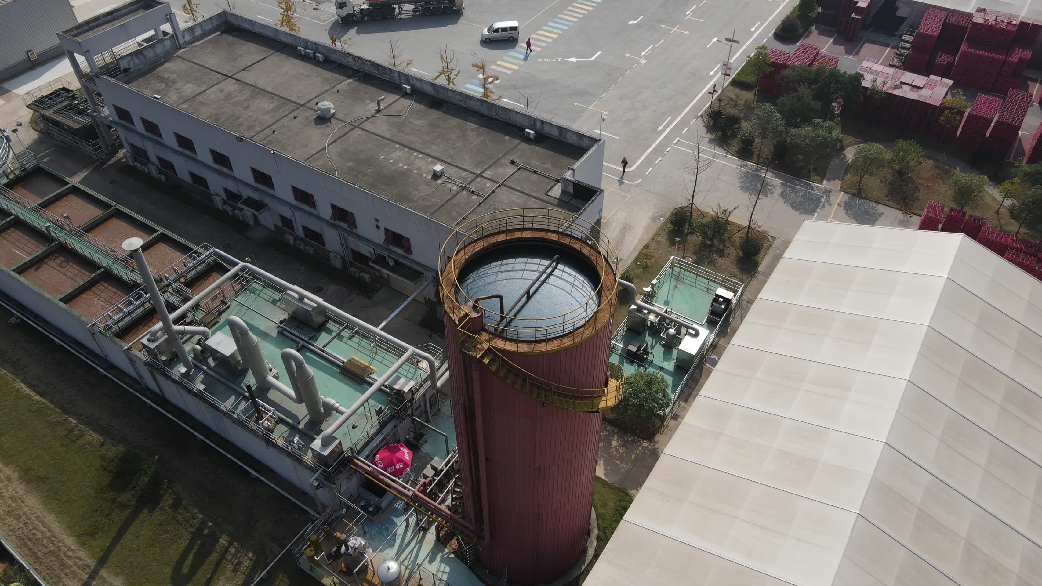 航拍湖南可口可乐工厂视频的预览图