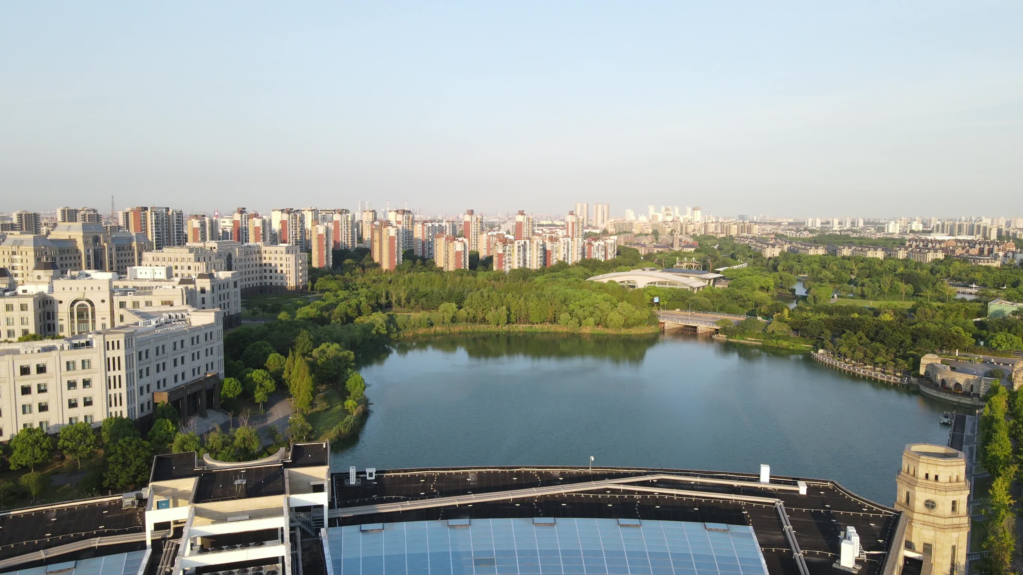 上海复旦大学江湾校区4K航拍原视频的预览图
