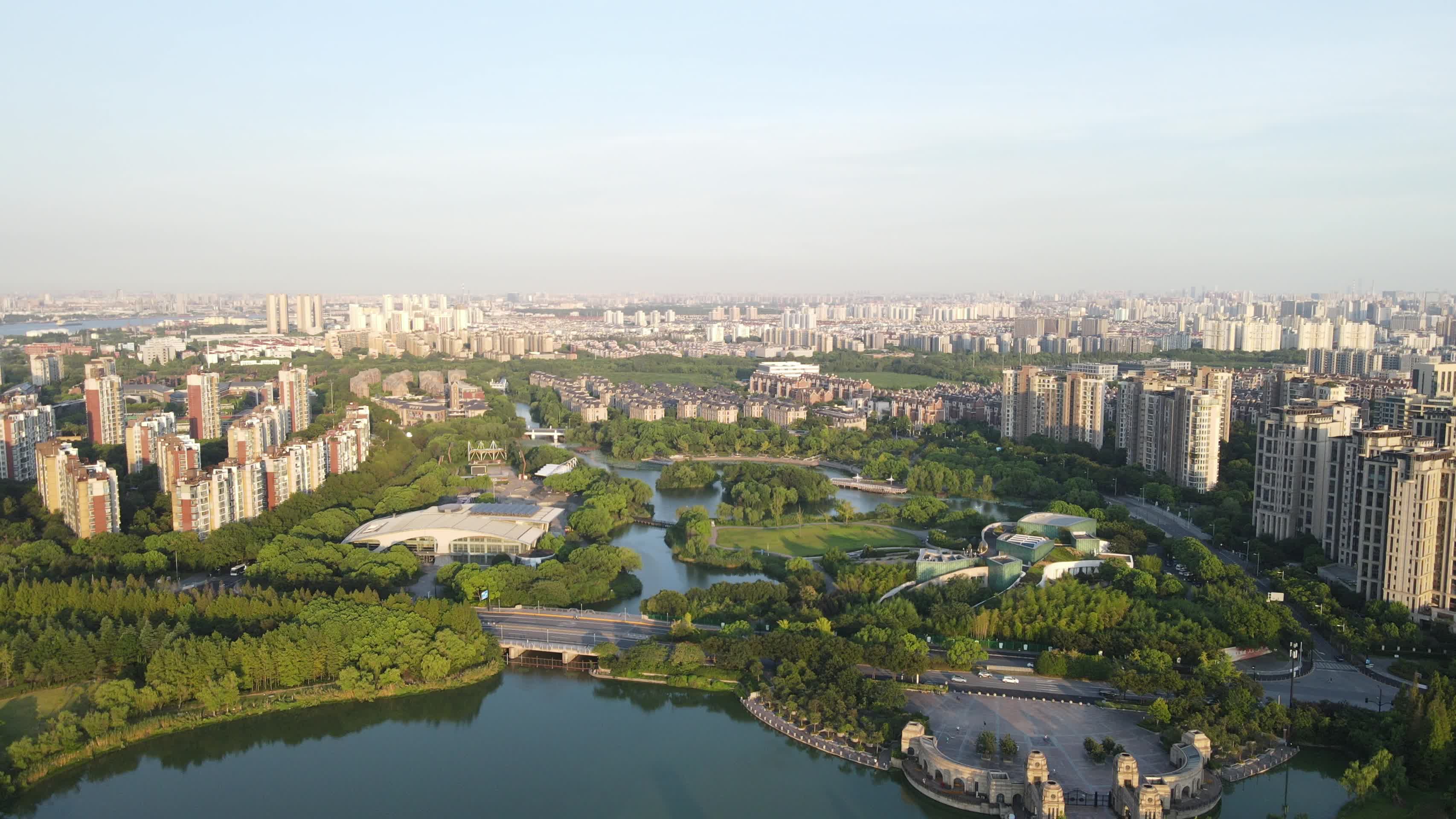上海复旦大学江湾校区4K航拍原视频的预览图