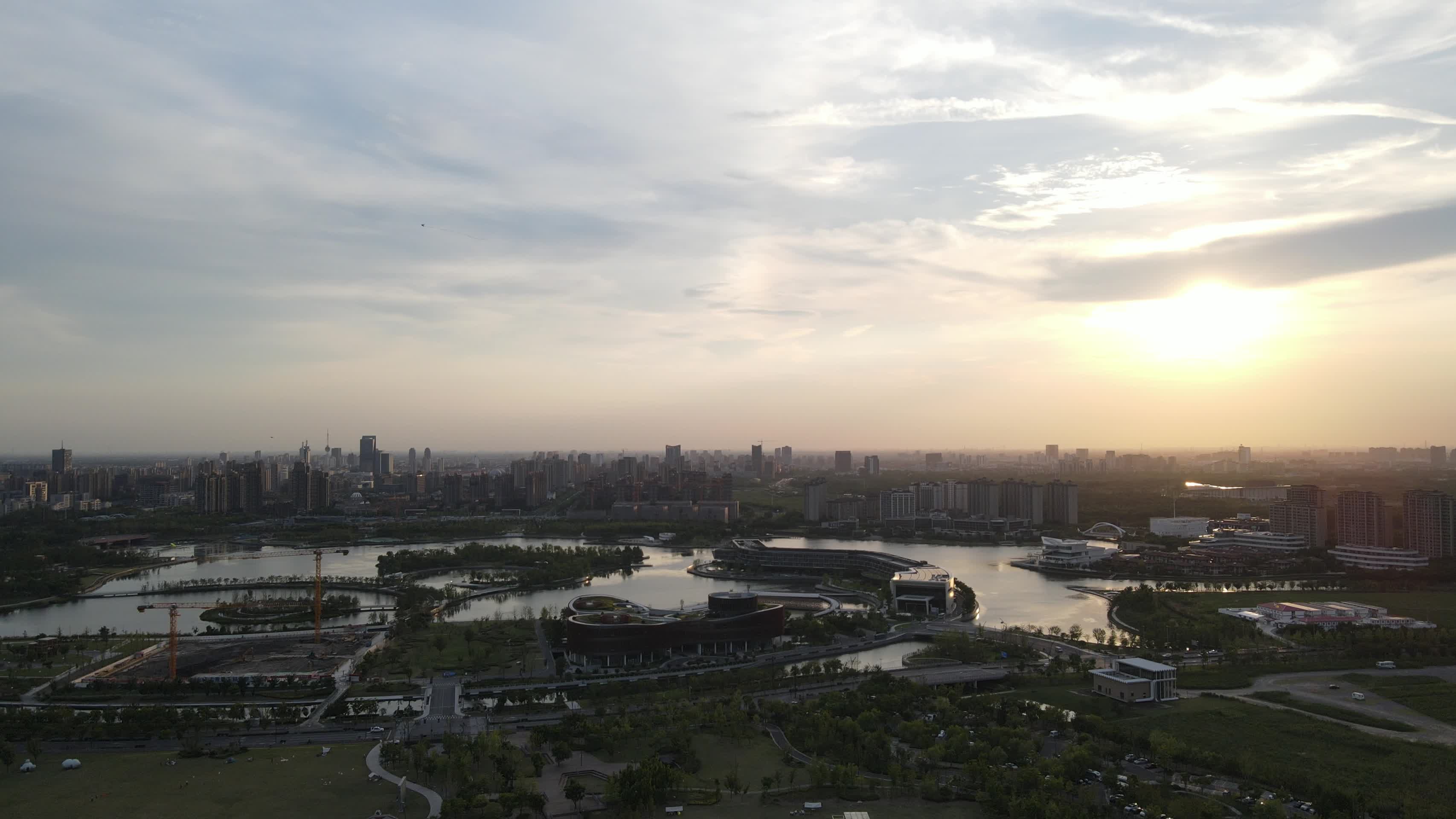 上海之鱼奉贤泡泡公园全景航拍视频的预览图