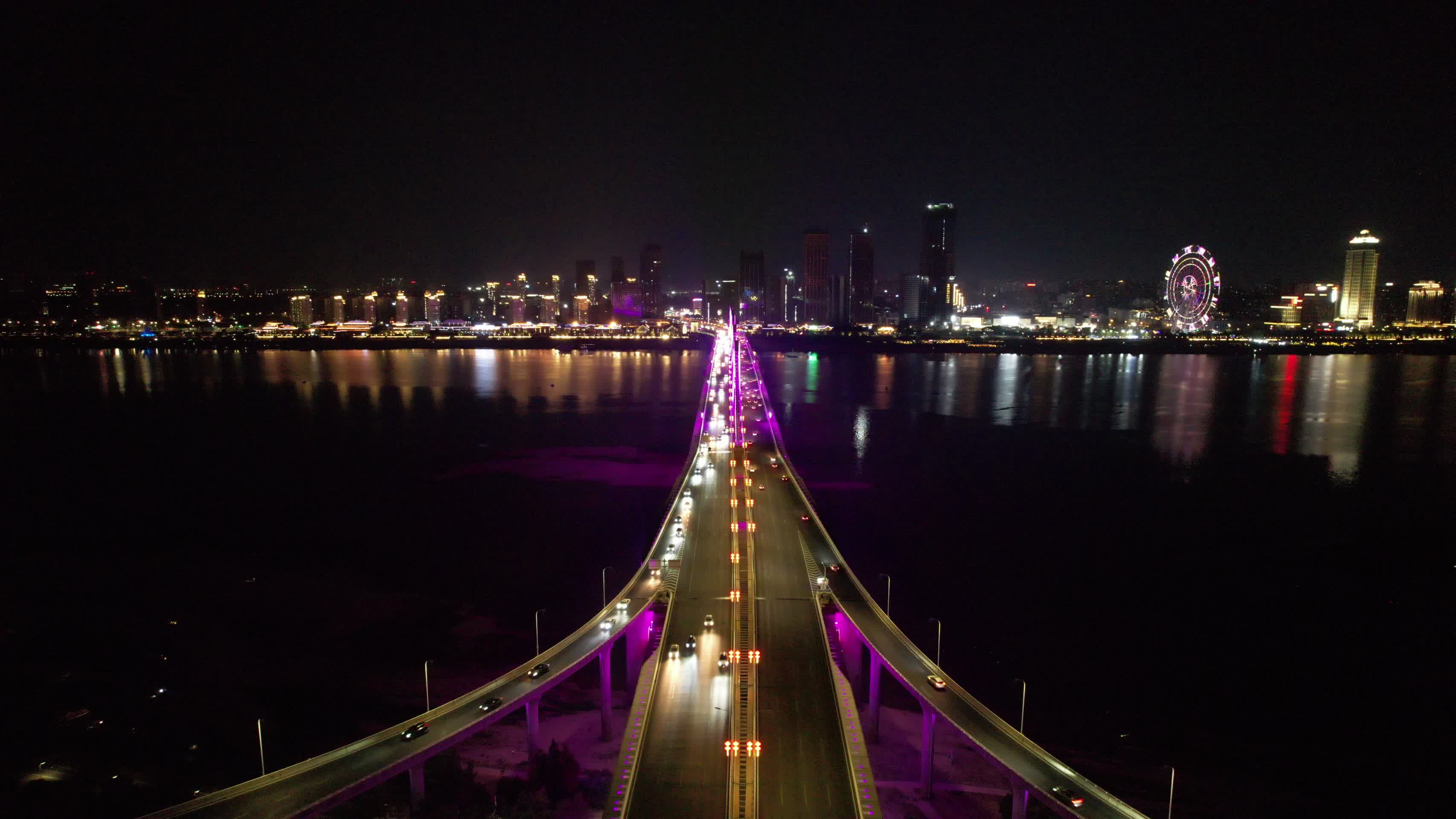 江西南昌朝阳大桥夜景航拍视频的预览图