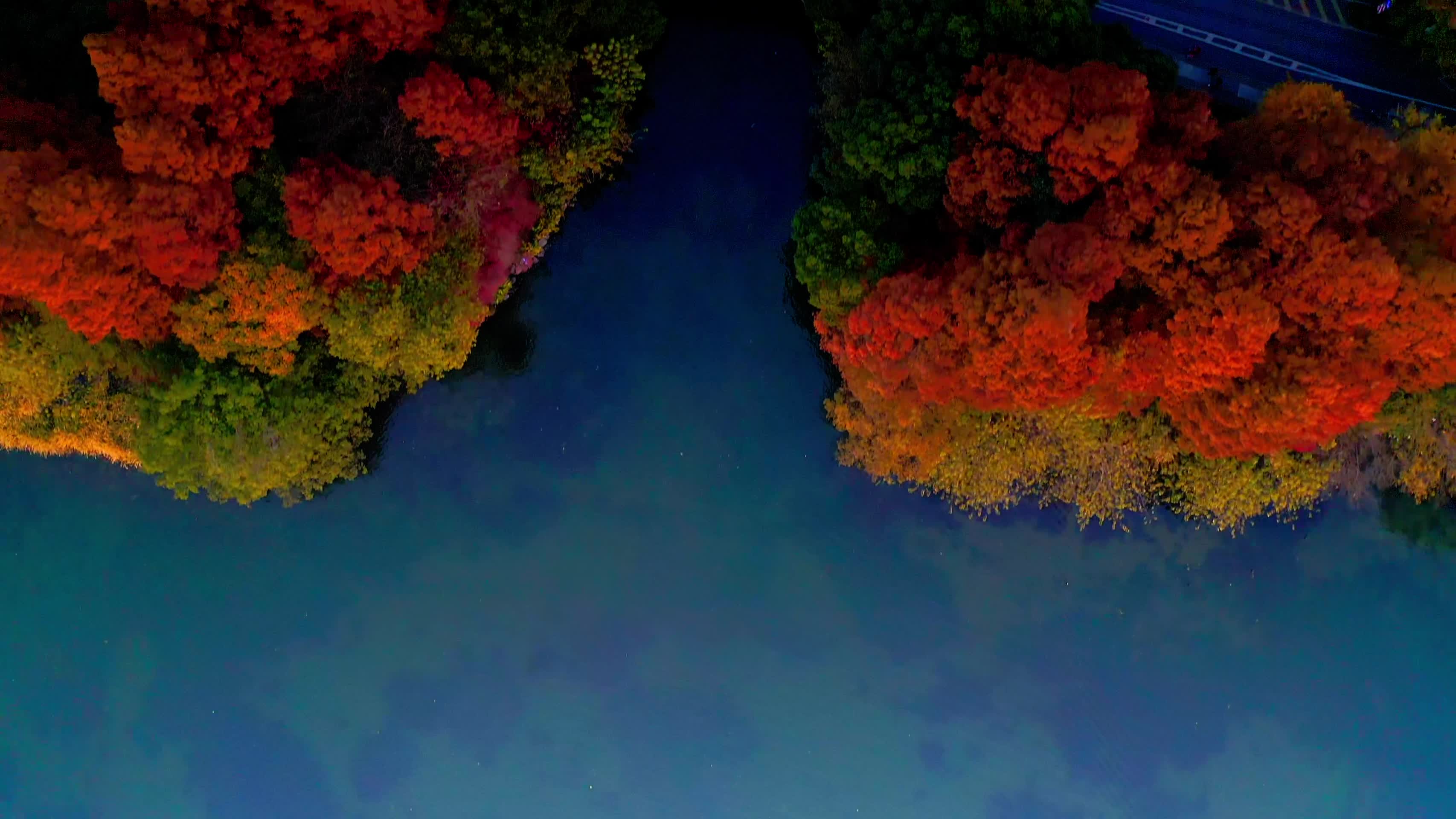 浙江杭州西湖秋色航拍视频的预览图