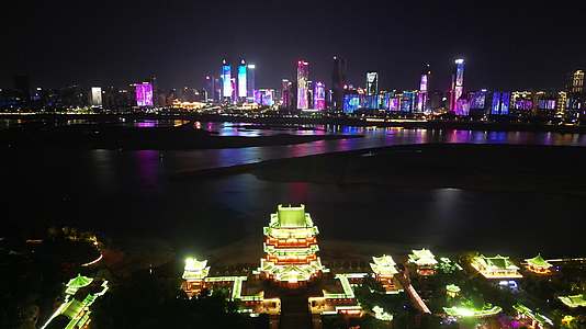江西南昌滕王阁5A景区夜景灯光航拍视频的预览图