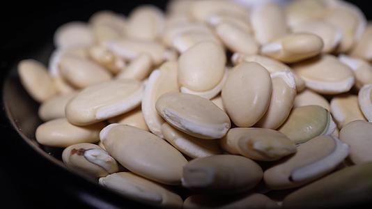 云南白扁豆祛湿豆子杂粮视频的预览图