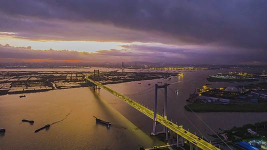 8K航拍广州南沙跨海大桥全景车流交通延时视频的预览图