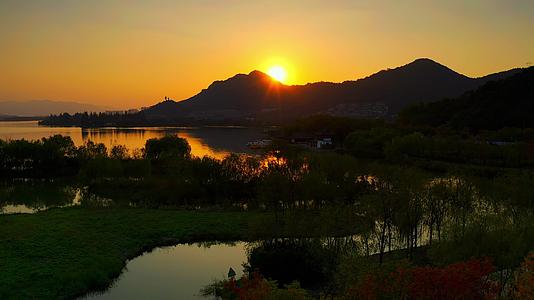 夕阳下的湘湖视频的预览图