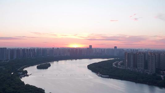 实拍浑河日落延时城市日落落日余晖视频的预览图