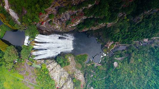浙江温州文成百丈漈景区瀑布4K航拍视频的预览图