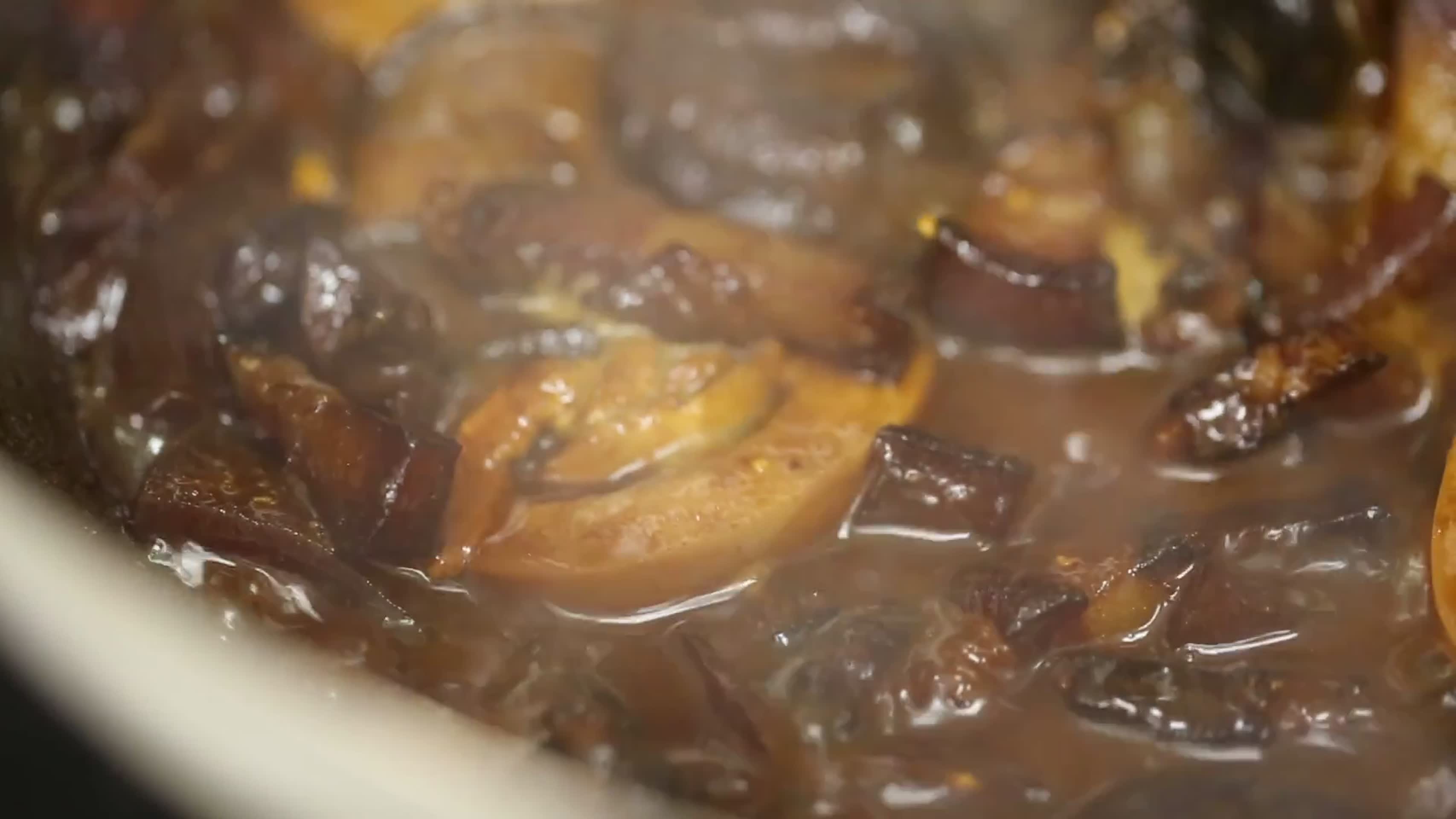 镜头合集炖煮卤肉红烧肉视频的预览图