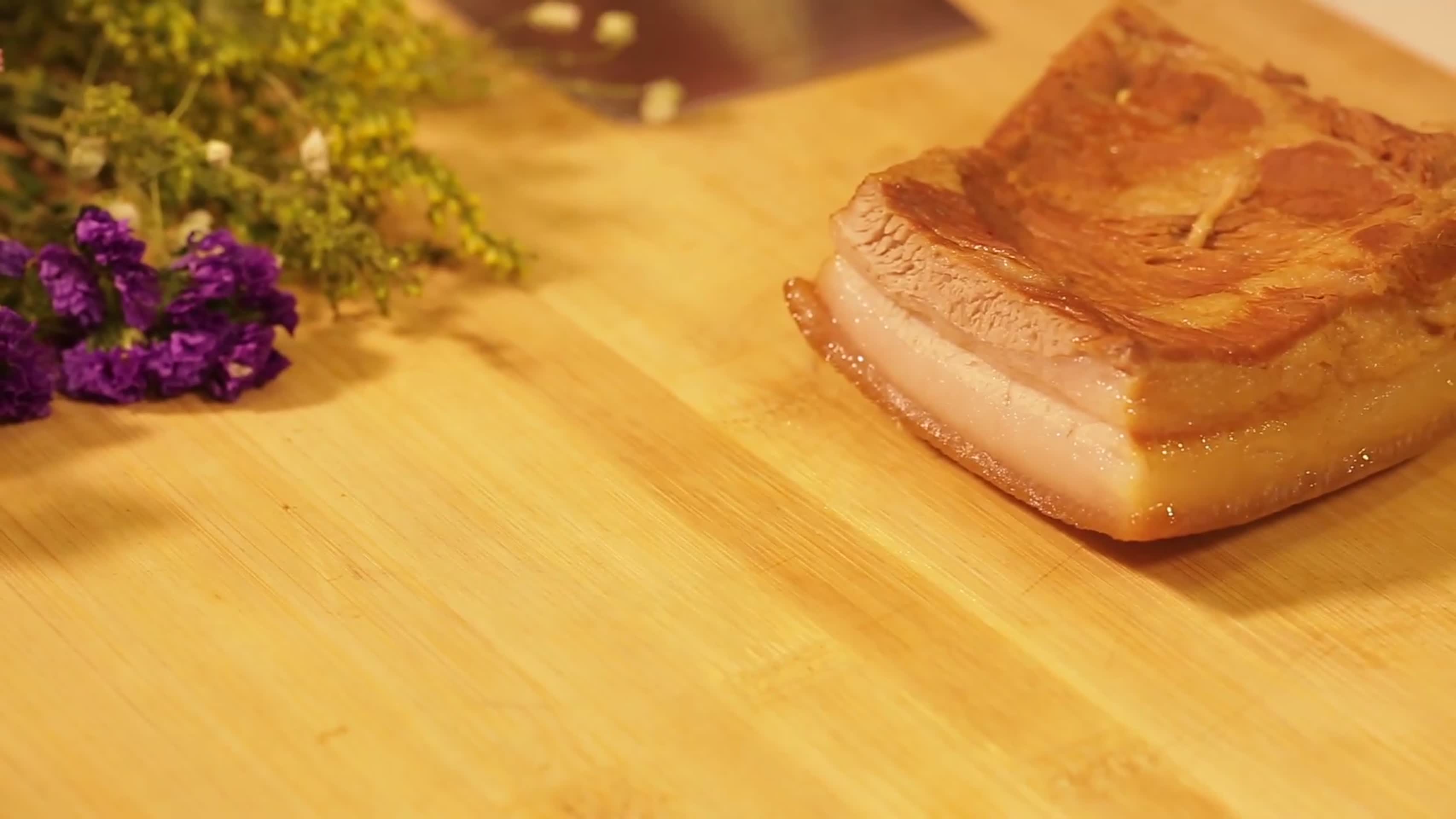镜头合集卤肉五花肉切卤肉片视频的预览图