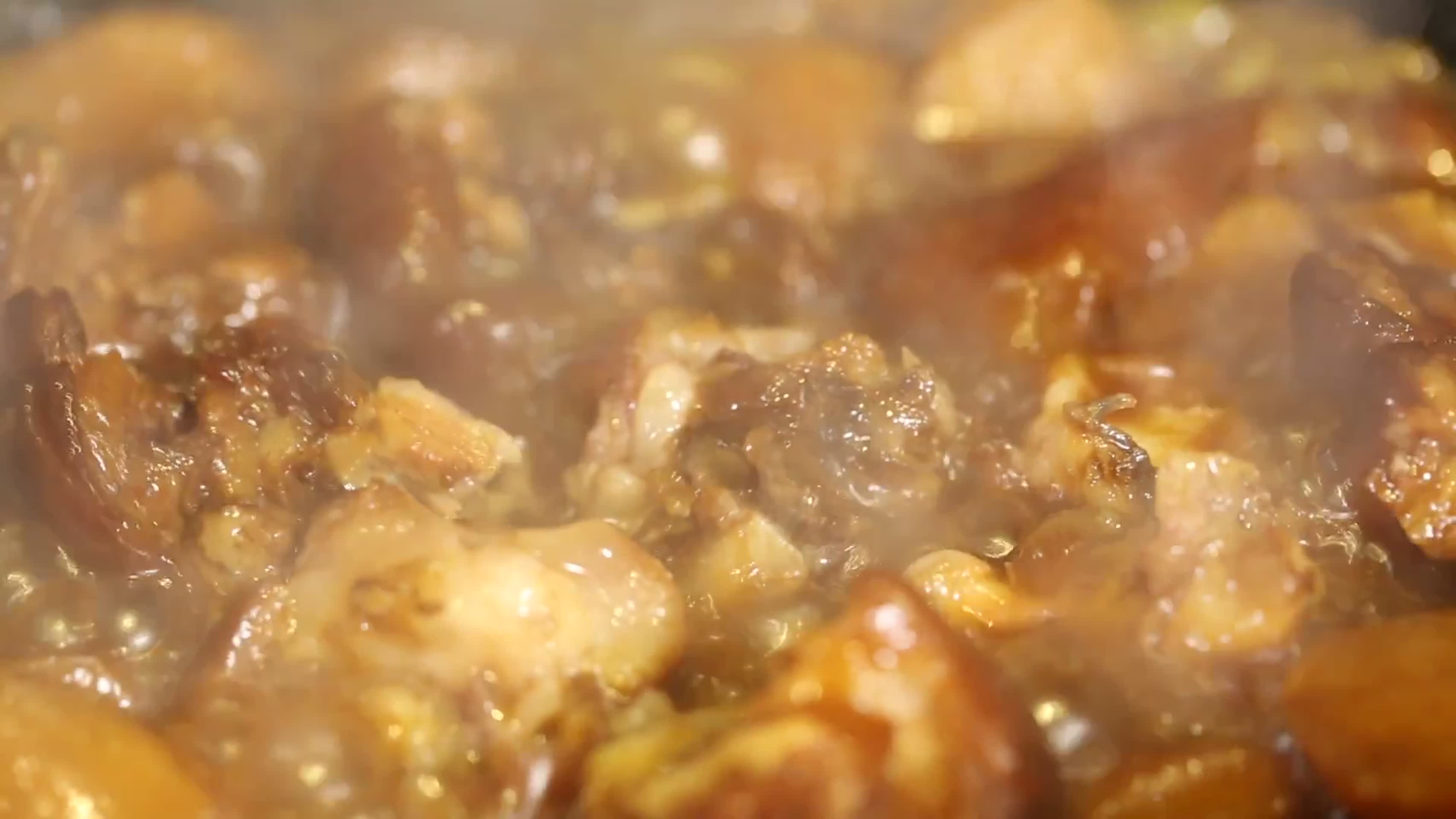 镜头合集家常炖肉土豆红烧肉视频的预览图