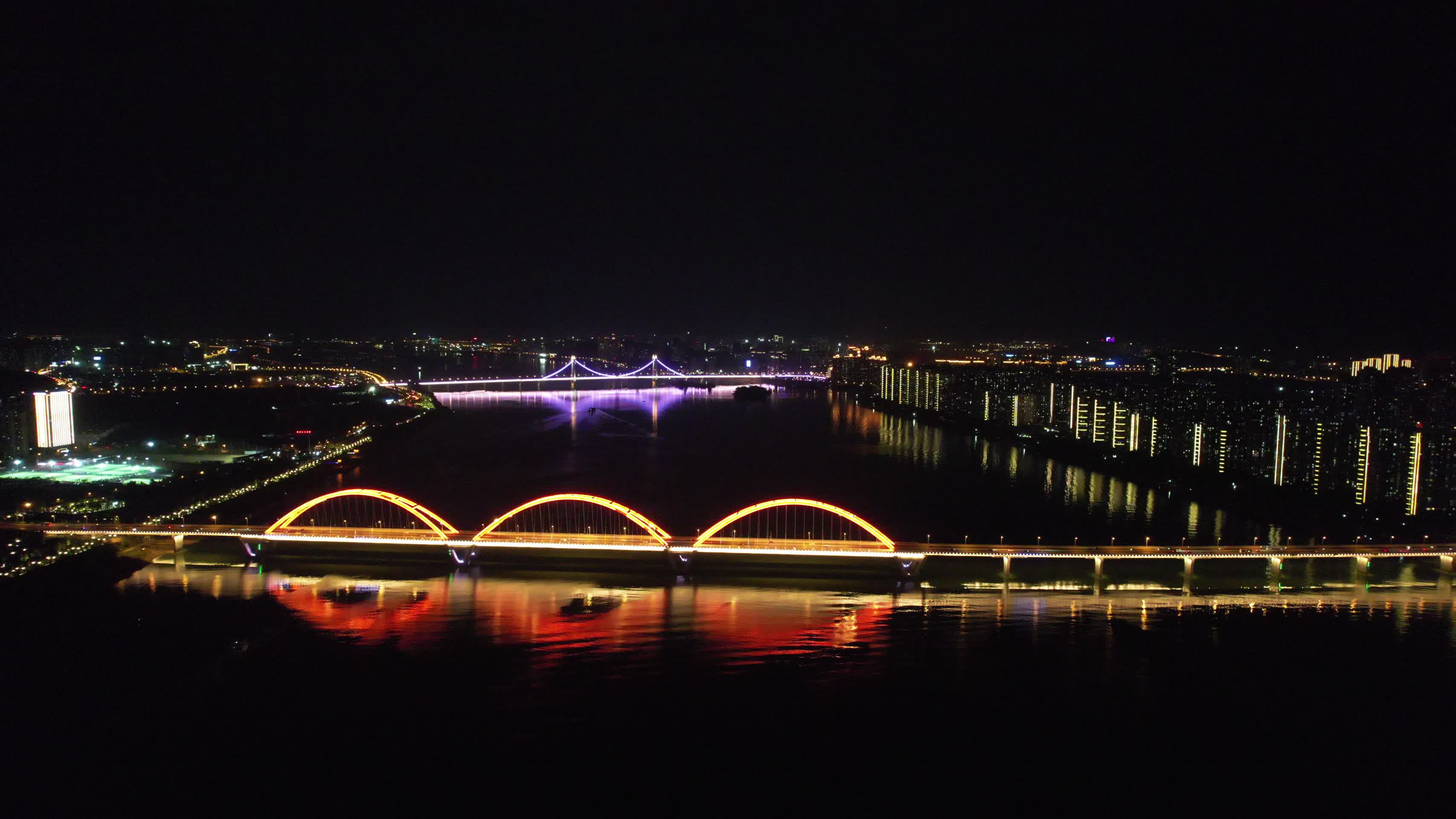 湖南长沙金融中心夜景航拍视频的预览图