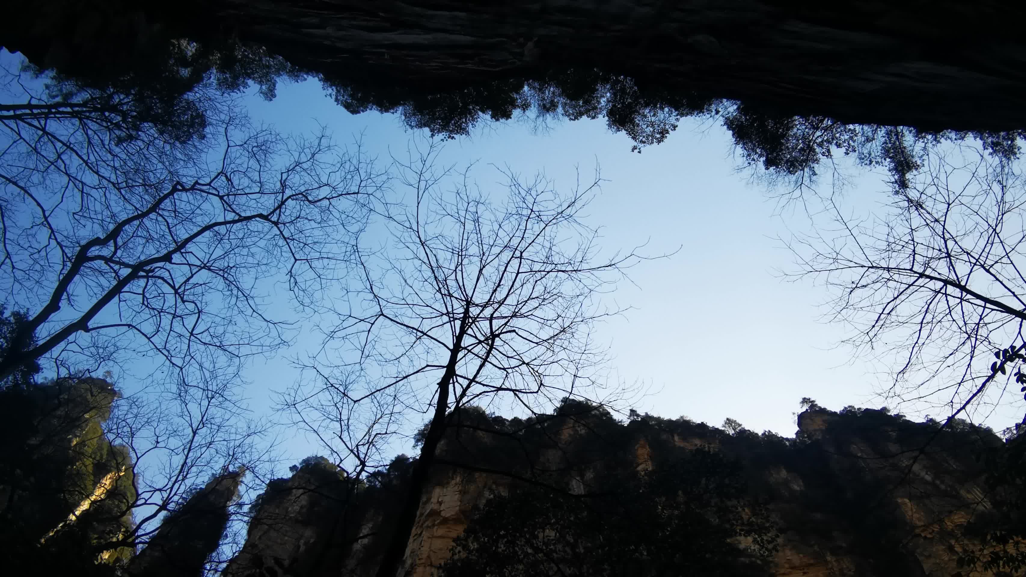 湖南张家界武陵源悬崖峭壁视频的预览图
