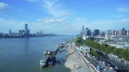 武汉武昌区长江风景视频的预览图