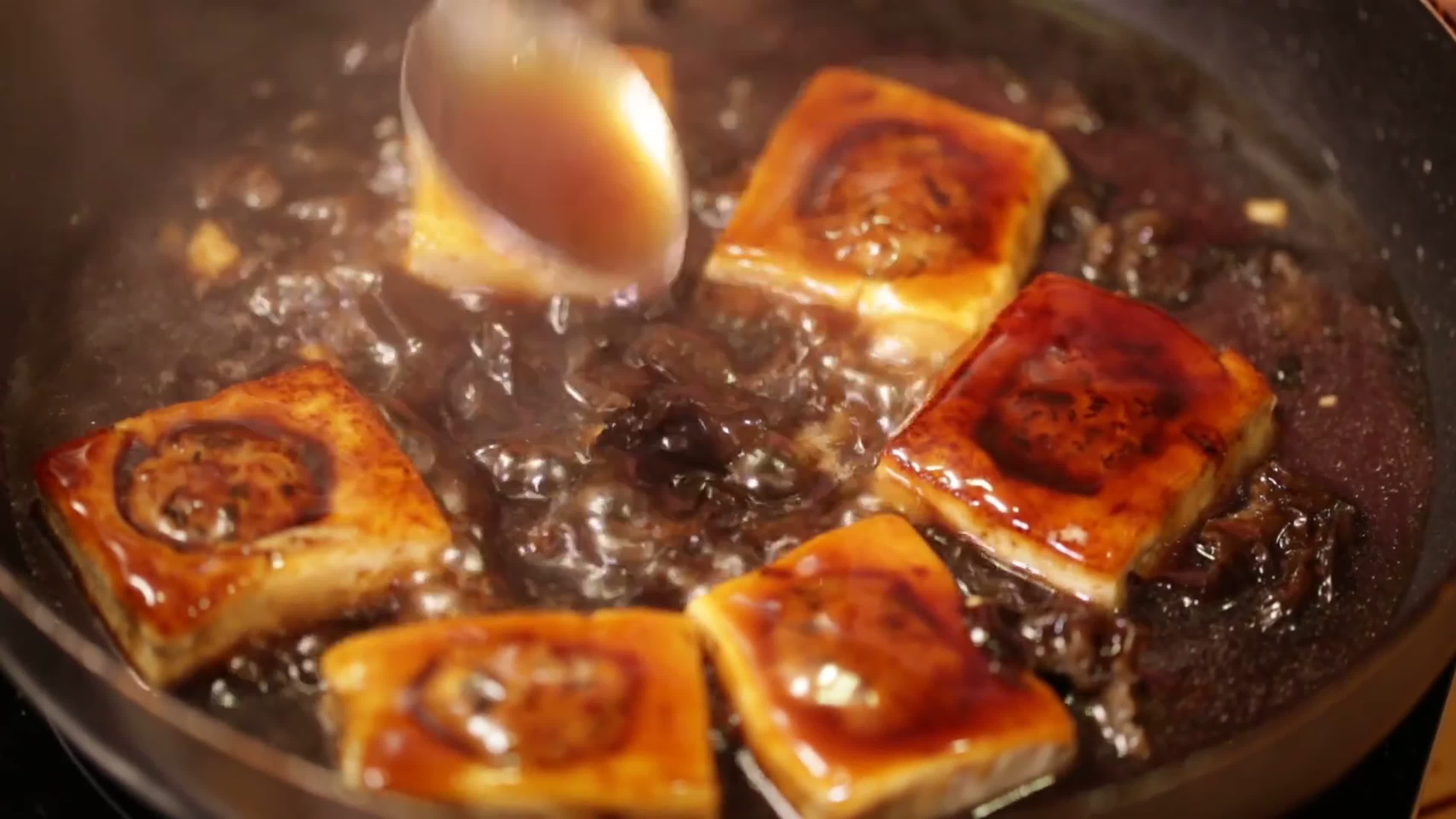 镜头合集肉馅酿豆腐烧豆腐铁板豆腐视频的预览图