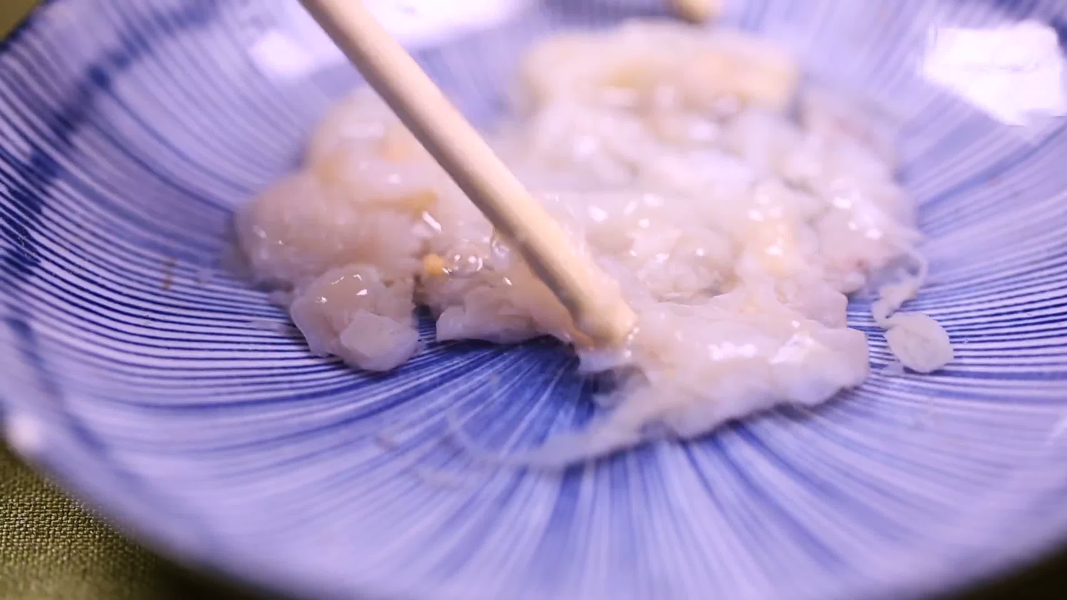 镜头合集剥出的蟹肉螃蟹肉蟹黄蟹膏视频的预览图