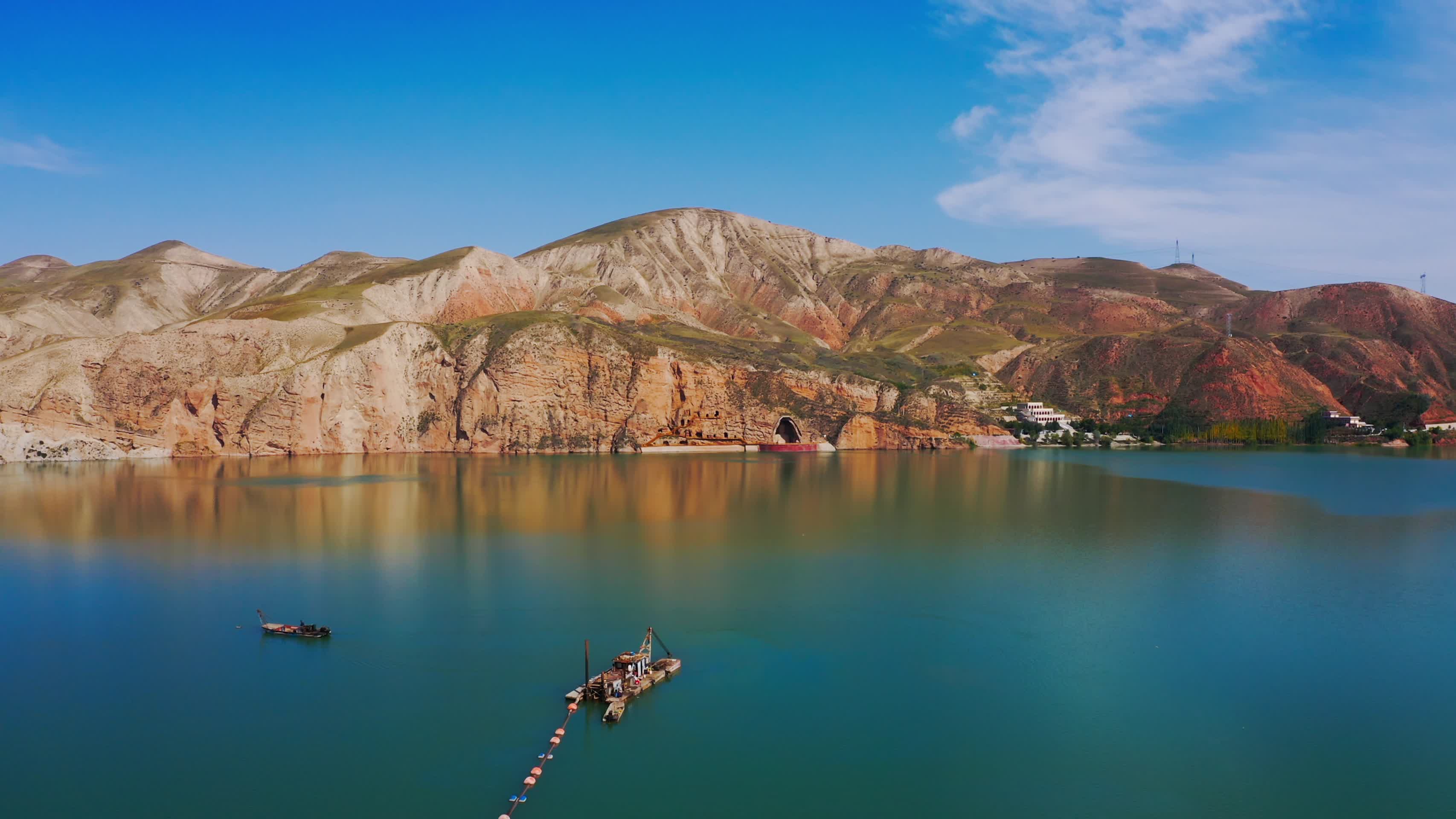 甘肃武威黄羊河水库4K航拍视频的预览图