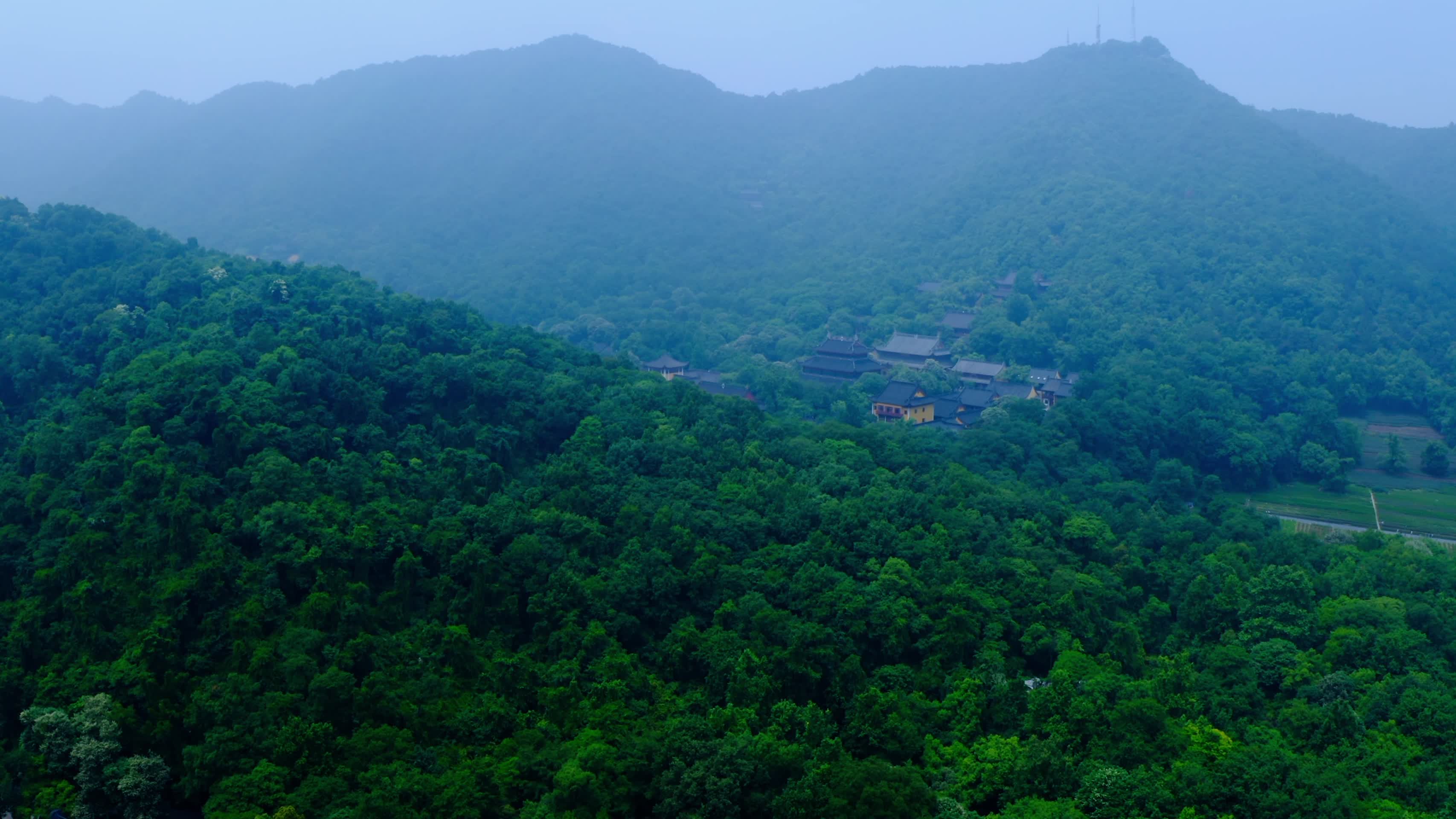 浙江杭州西湖景区4K航拍视频的预览图